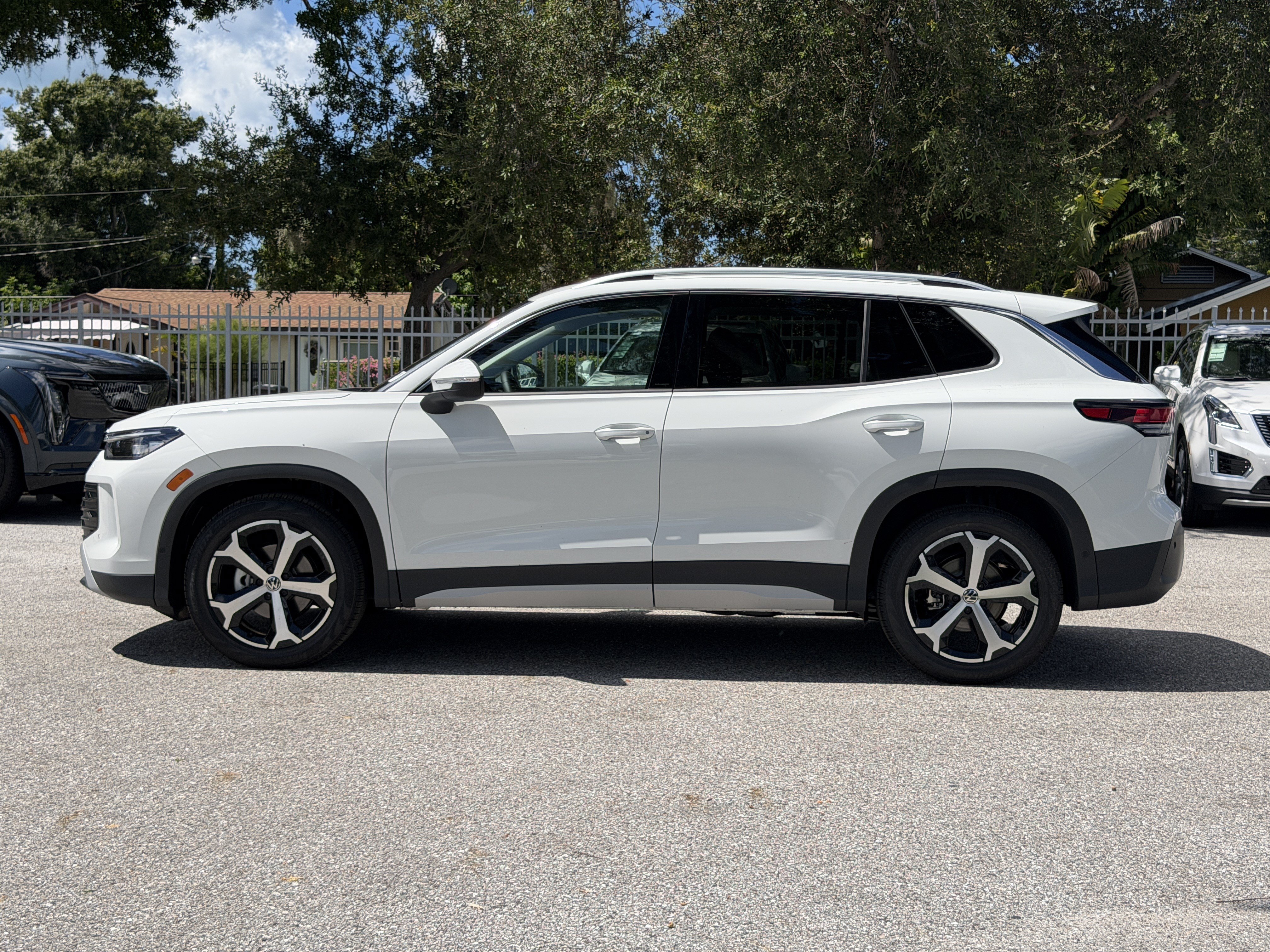 New 2026 Volkswagen Tiguan SE SE FWD