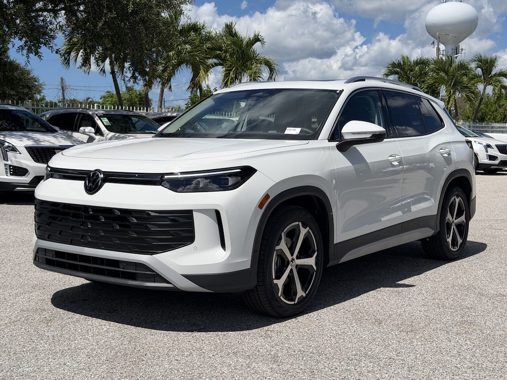 New 2026 Volkswagen Tiguan SE SE FWD