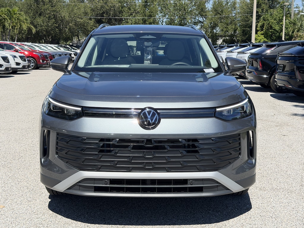 New 2026 Volkswagen Tiguan SE SUV