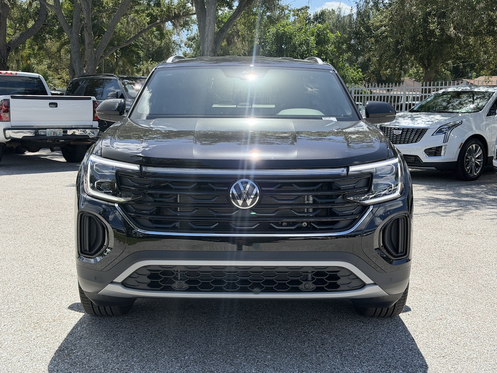 New 2026 Volkswagen Atlas Cross Sport SE w/Technology SUV