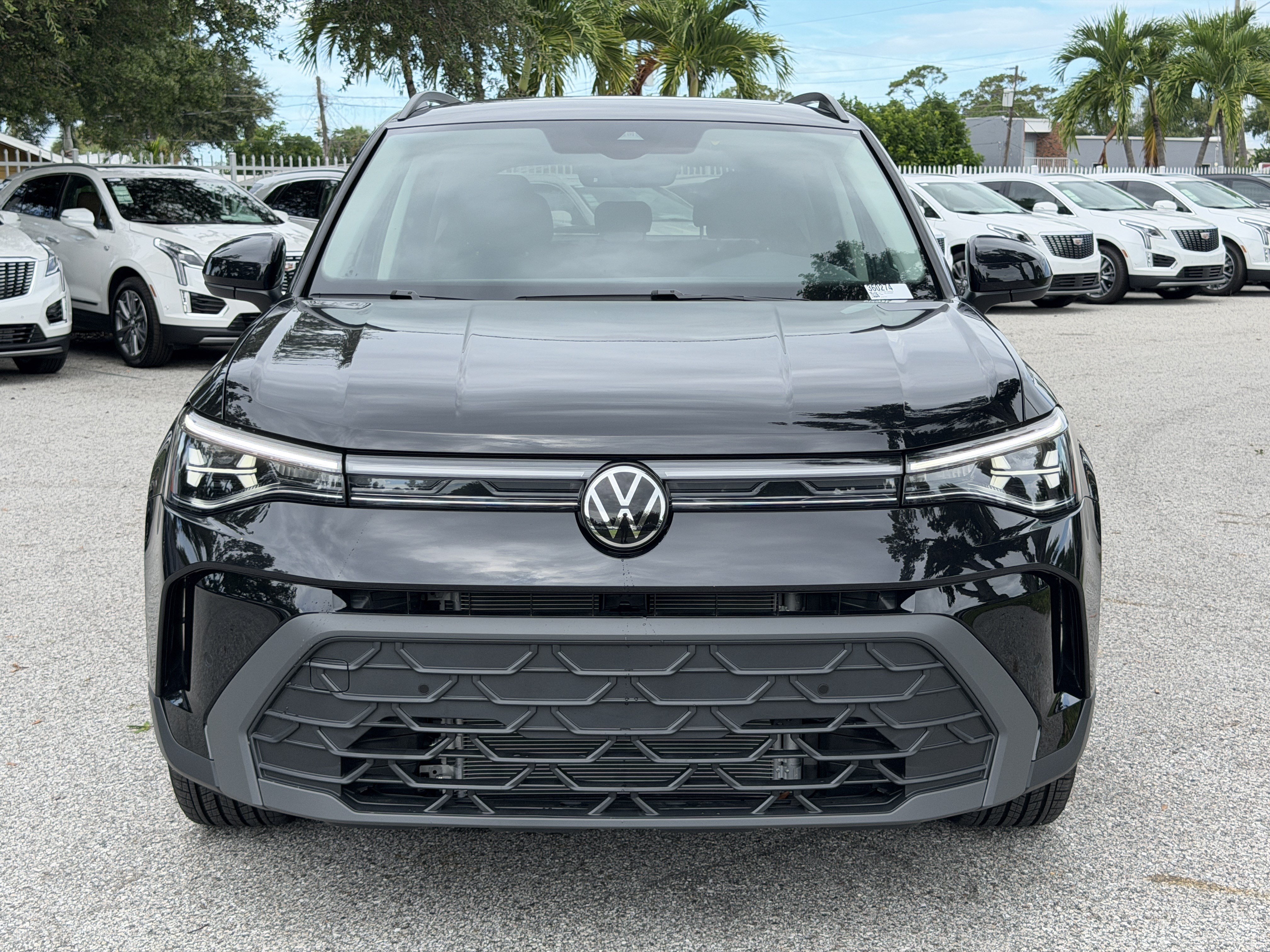 New 2026 Volkswagen Taos 1.5T SE Black SUV