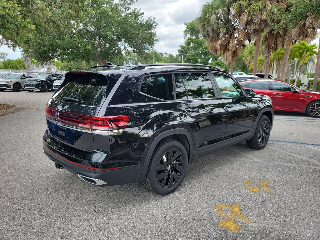 New 2026 Volkswagen Atlas SE w/Technology SUV