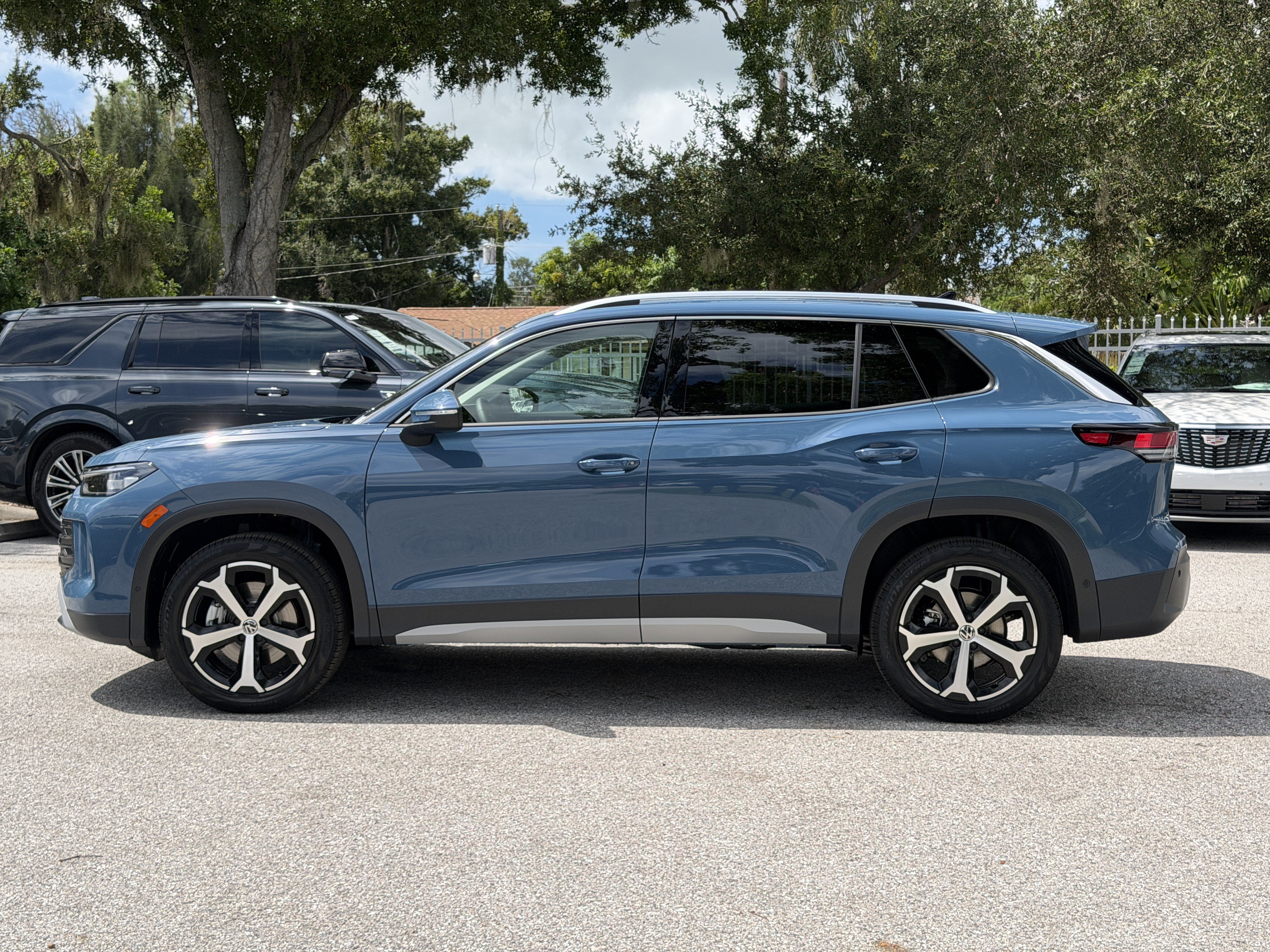 New 2026 Volkswagen Tiguan SE SUV