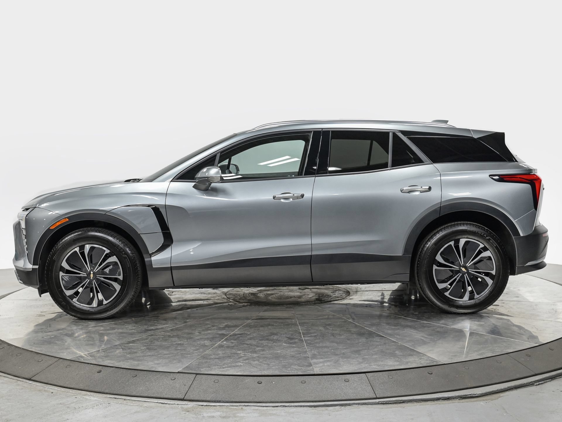 Used 2024 Chevrolet Blazer EV LT with VIN 3GNKDBRJ1RS263213 for sale in Forest Hills, NY