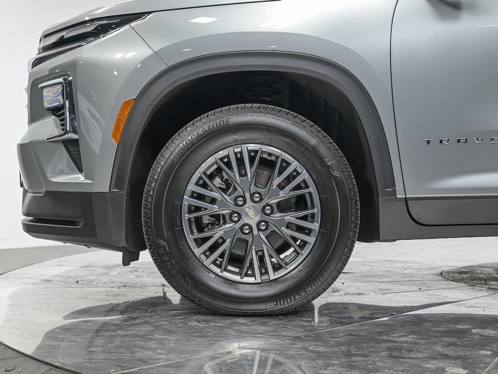 Used 2026 Chevrolet Traverse LT SUV