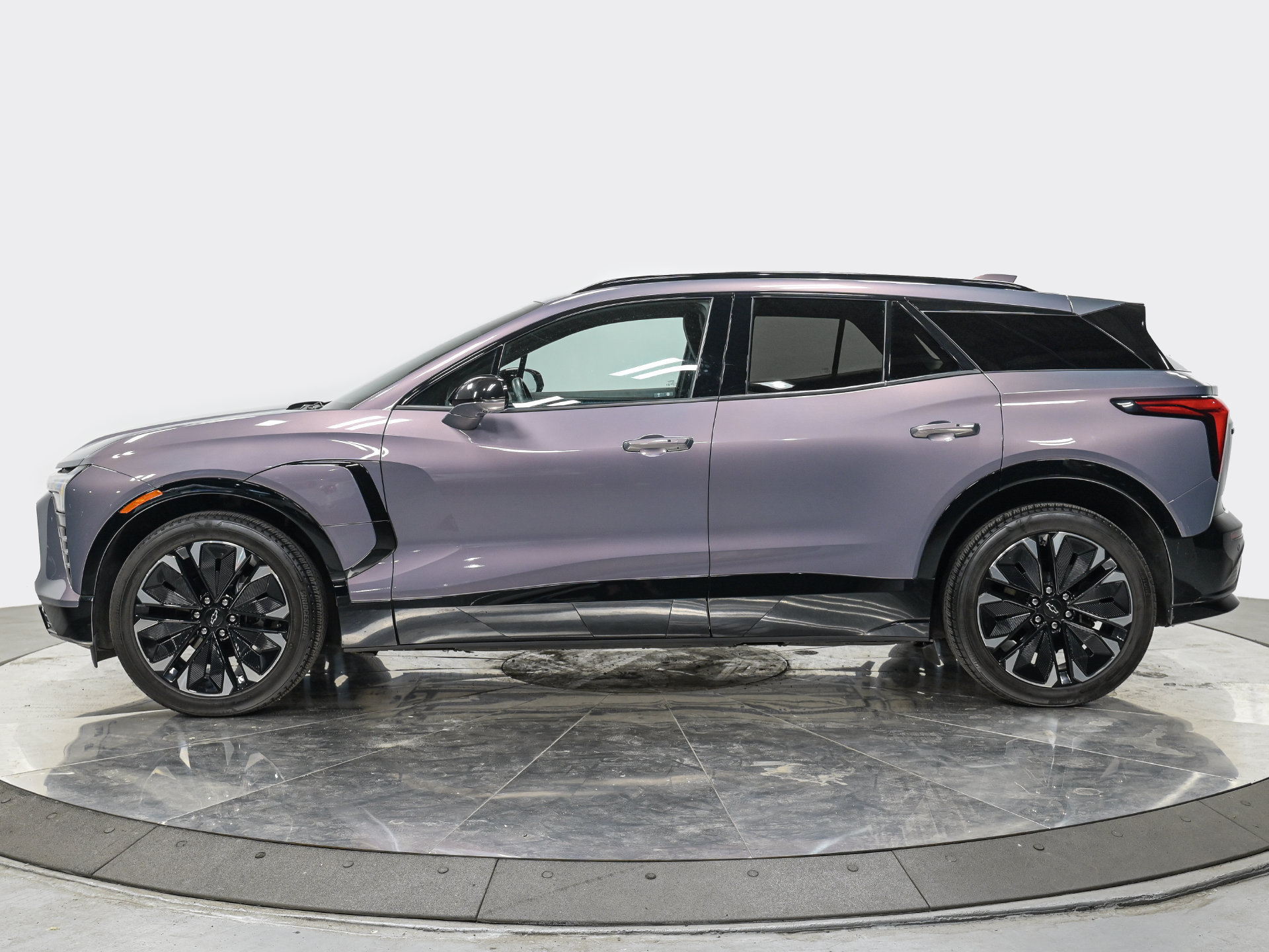 Used 2024 Chevrolet Blazer EV RS with VIN 3GNKDHRKXRS286887 for sale in Forest Hills, NY