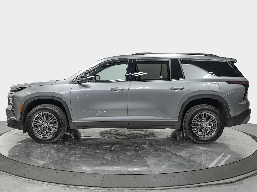 Used 2026 Chevrolet Traverse LT SUV