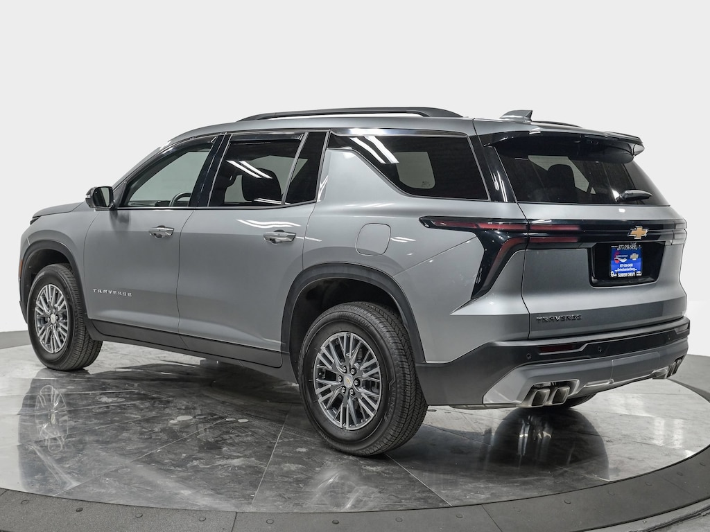 Used 2026 Chevrolet Traverse LT SUV