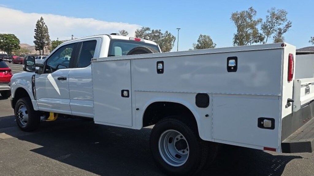 Used 2025 Ford F-350 Chassis Truck Super Cab