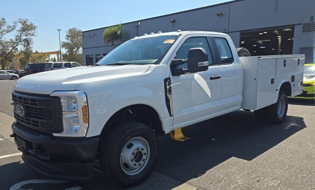 Used 2025 Ford F-350 Chassis Truck Super Cab