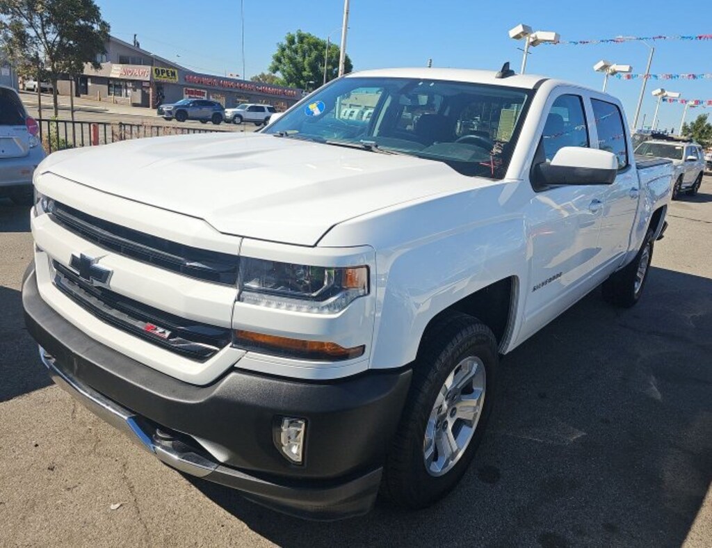 Used 2018 Chevrolet Silverado 1500 LT Truck Crew Cab