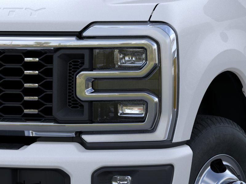 2026 Ford F-350 Super Duty Platinum - Photo 18