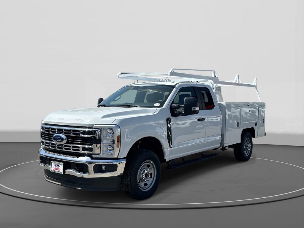 2026 Ford F-350 Chassis Truck Super Cab