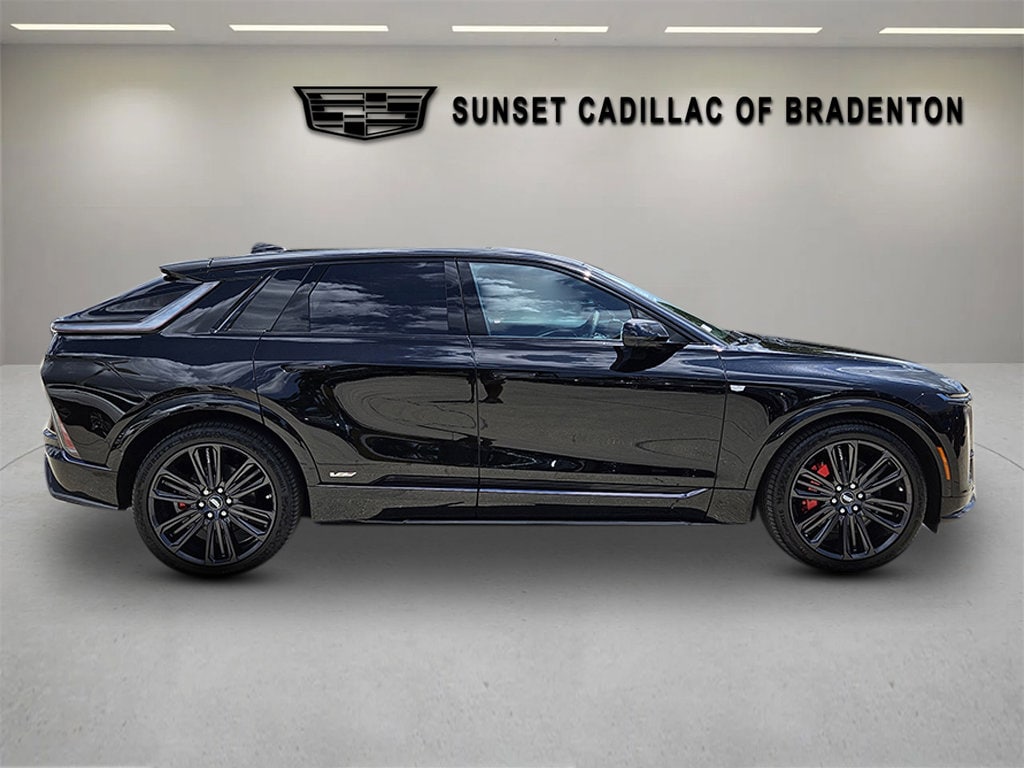 2026 Cadillac LYRIQ V Premium - Photo 8