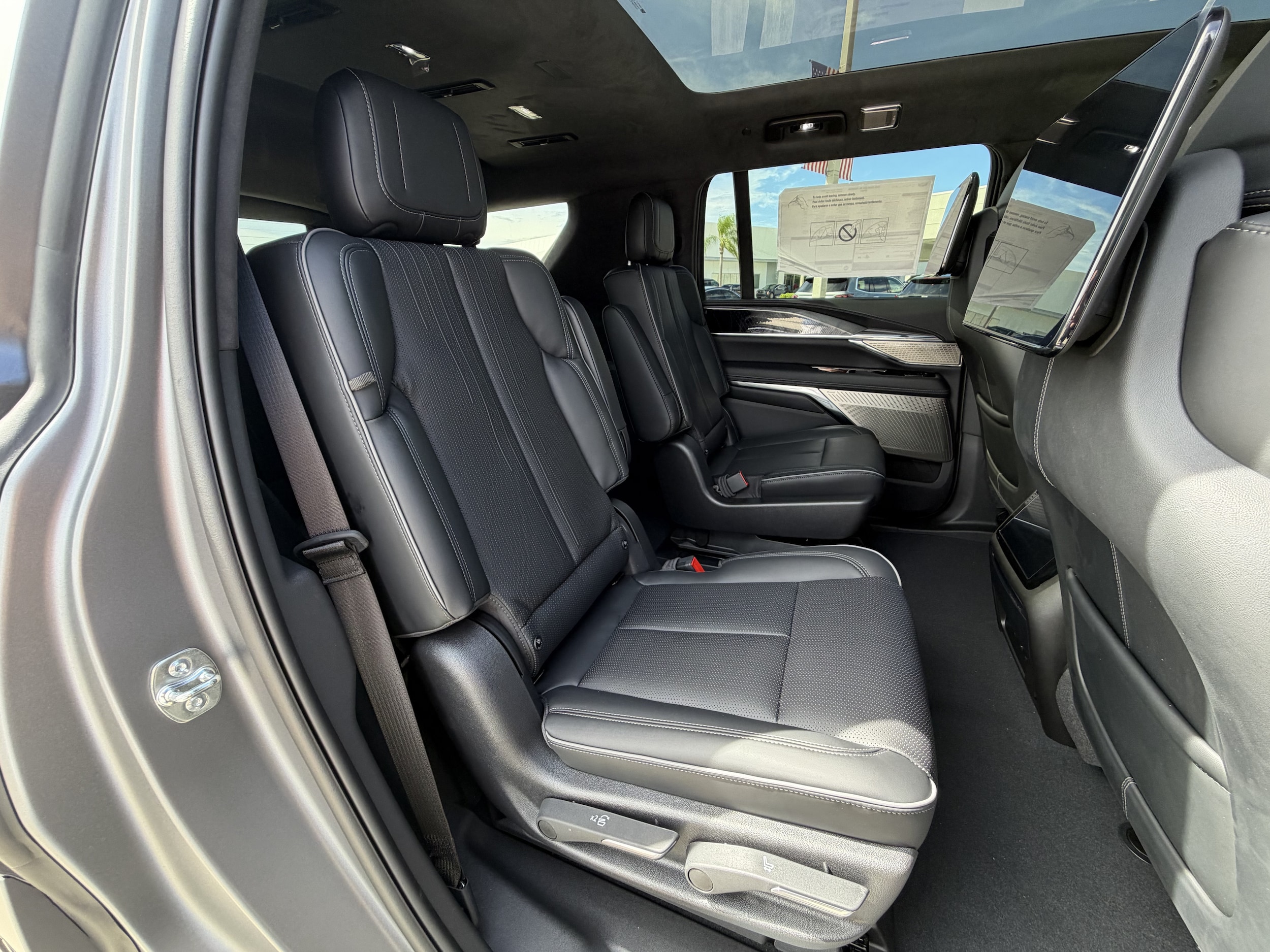 2026 Cadillac Escalade IQL Premium Sport - Photo 17