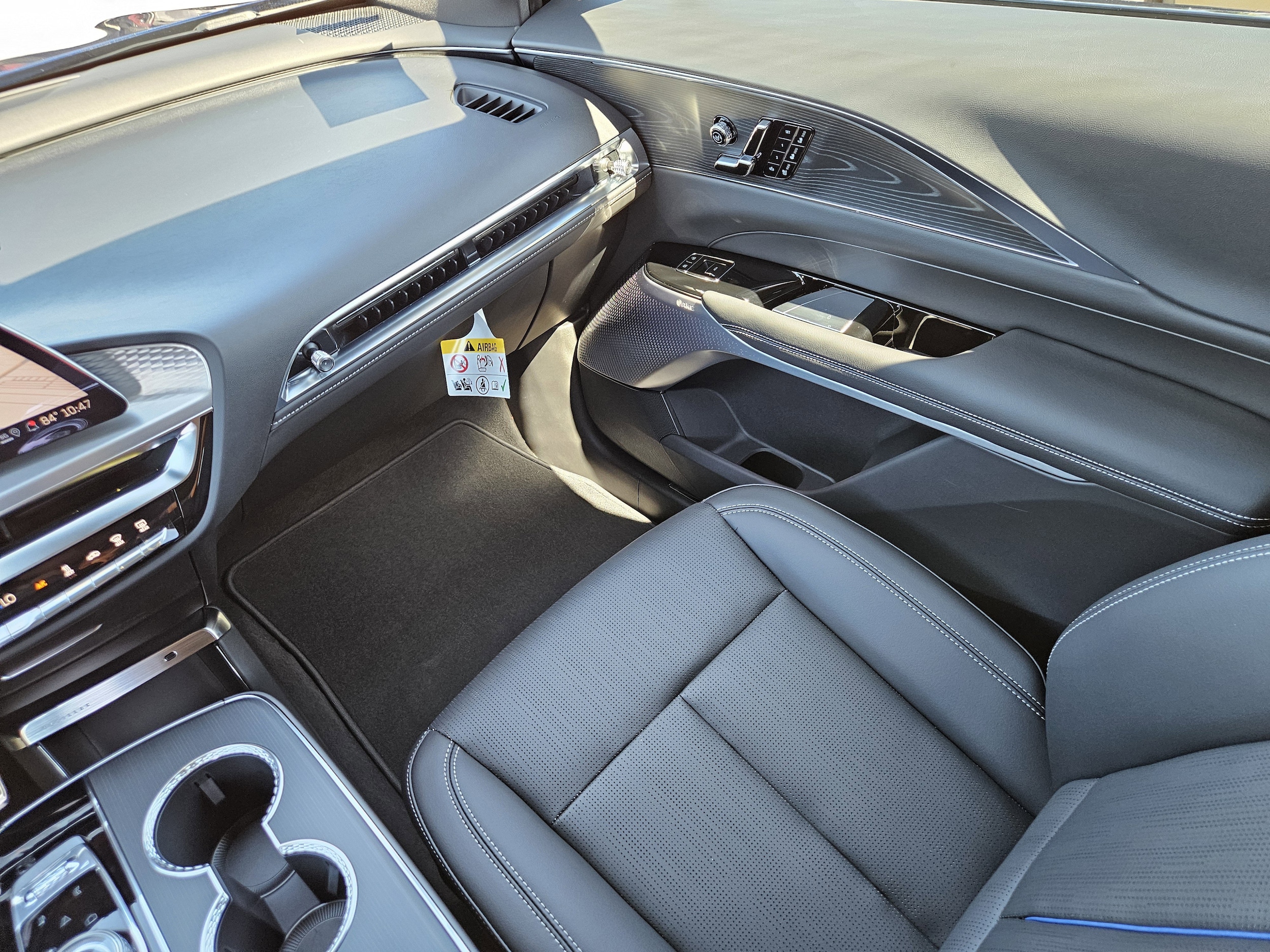 2026 Cadillac LYRIQ V - Photo 18
