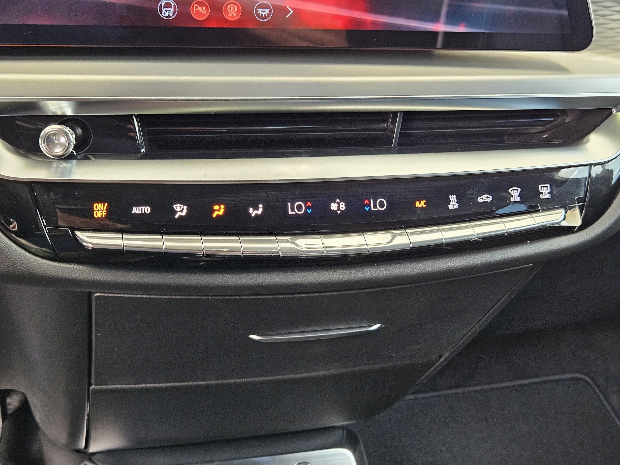 2026 Cadillac LYRIQ V Premium - Photo 28