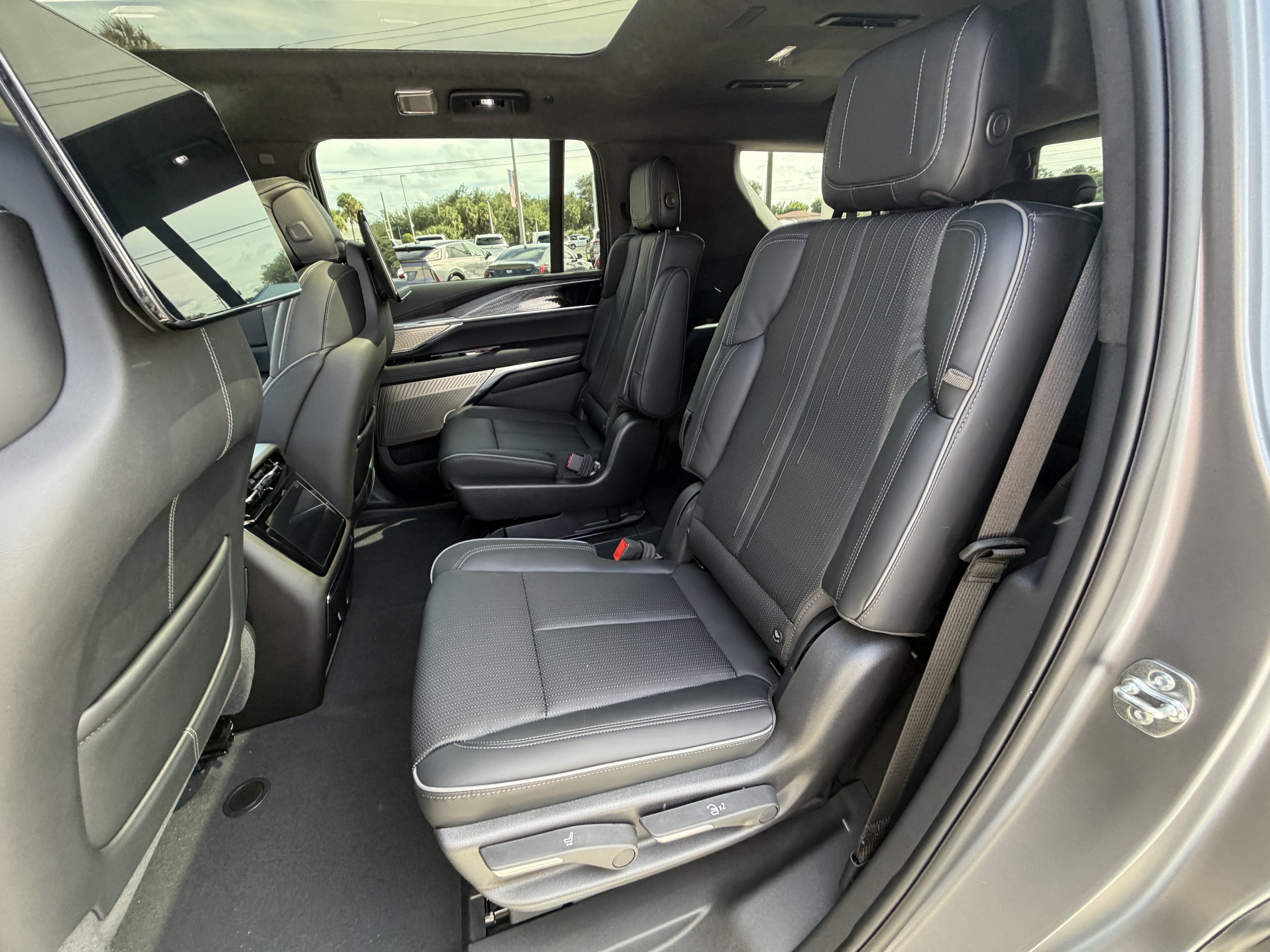 2026 Cadillac Escalade IQL Premium Sport - Photo 15