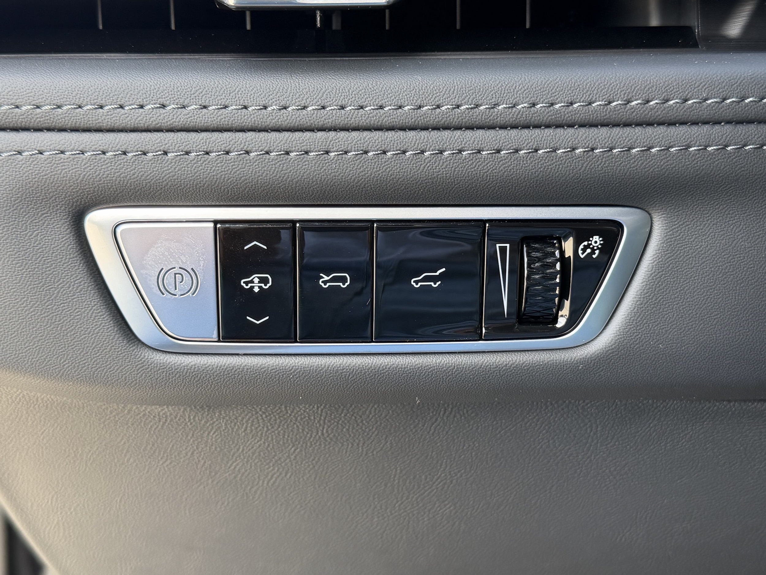 2026 Cadillac Escalade IQL Premium Sport - Photo 23
