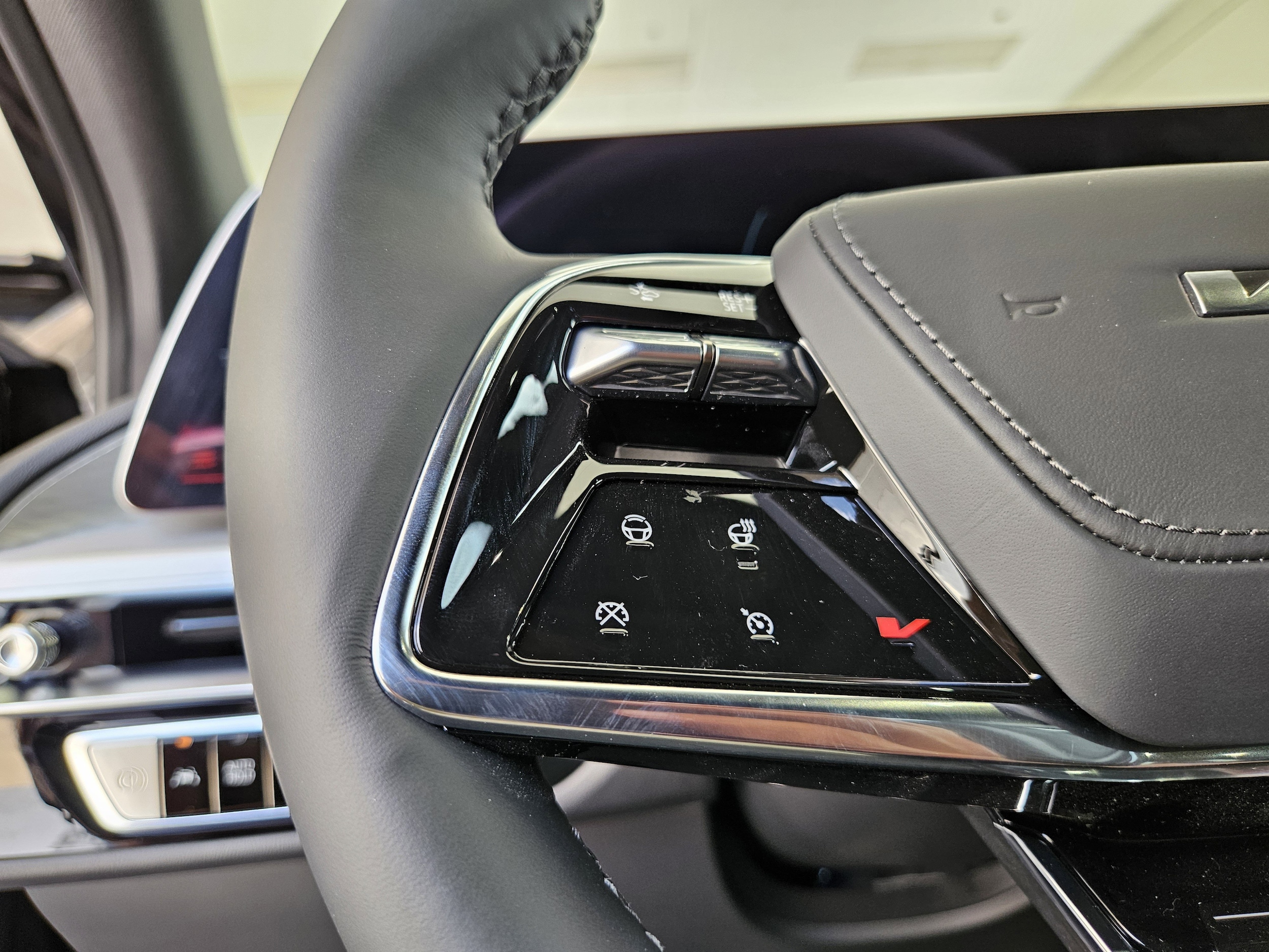 2026 Cadillac LYRIQ V Premium - Photo 31