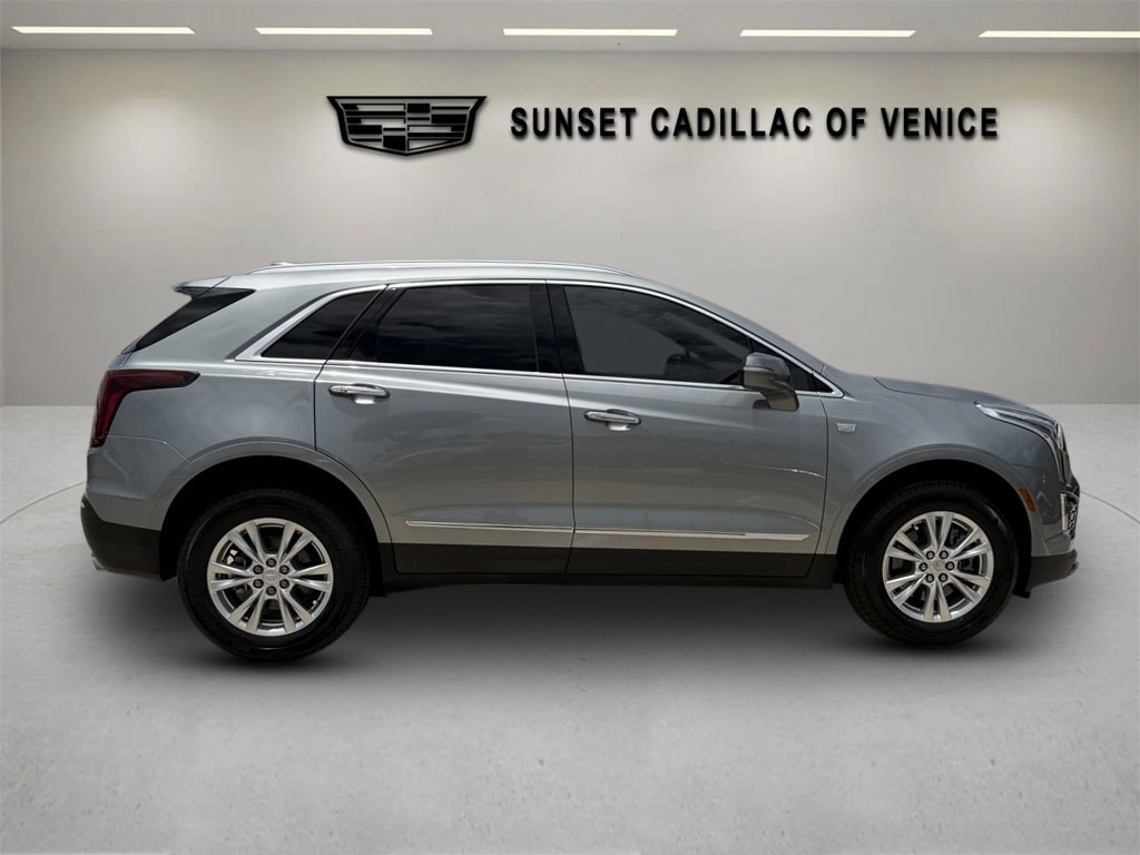 New 2026 CADILLAC XT5 Luxury SUV