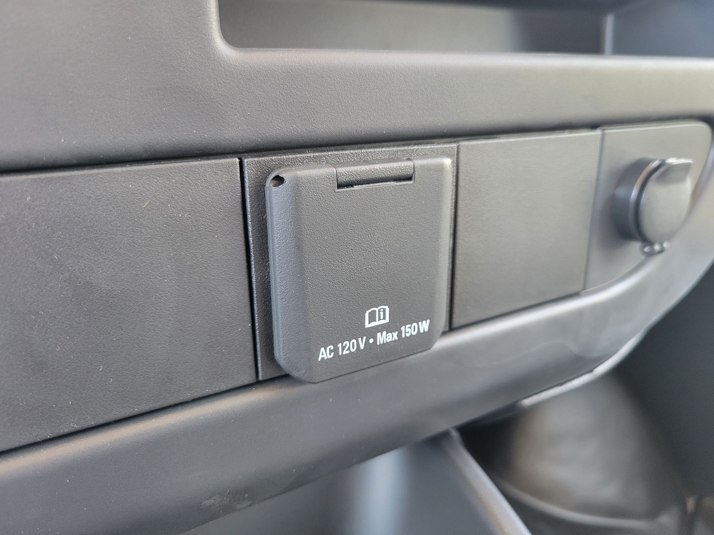 2025 Chevrolet Express Cargo Work Van - Photo 21