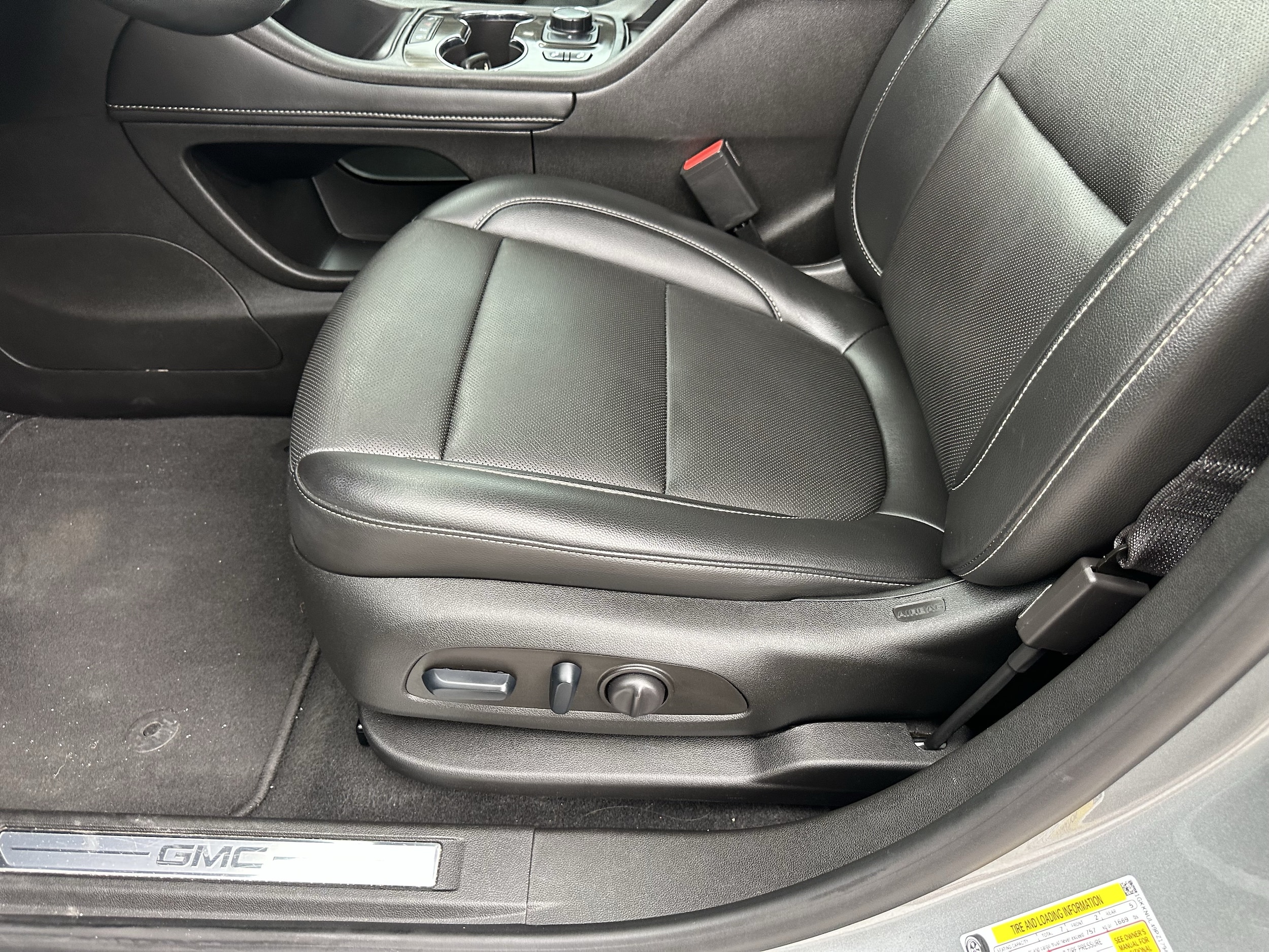 2023 GMC Acadia SLT - Photo 21