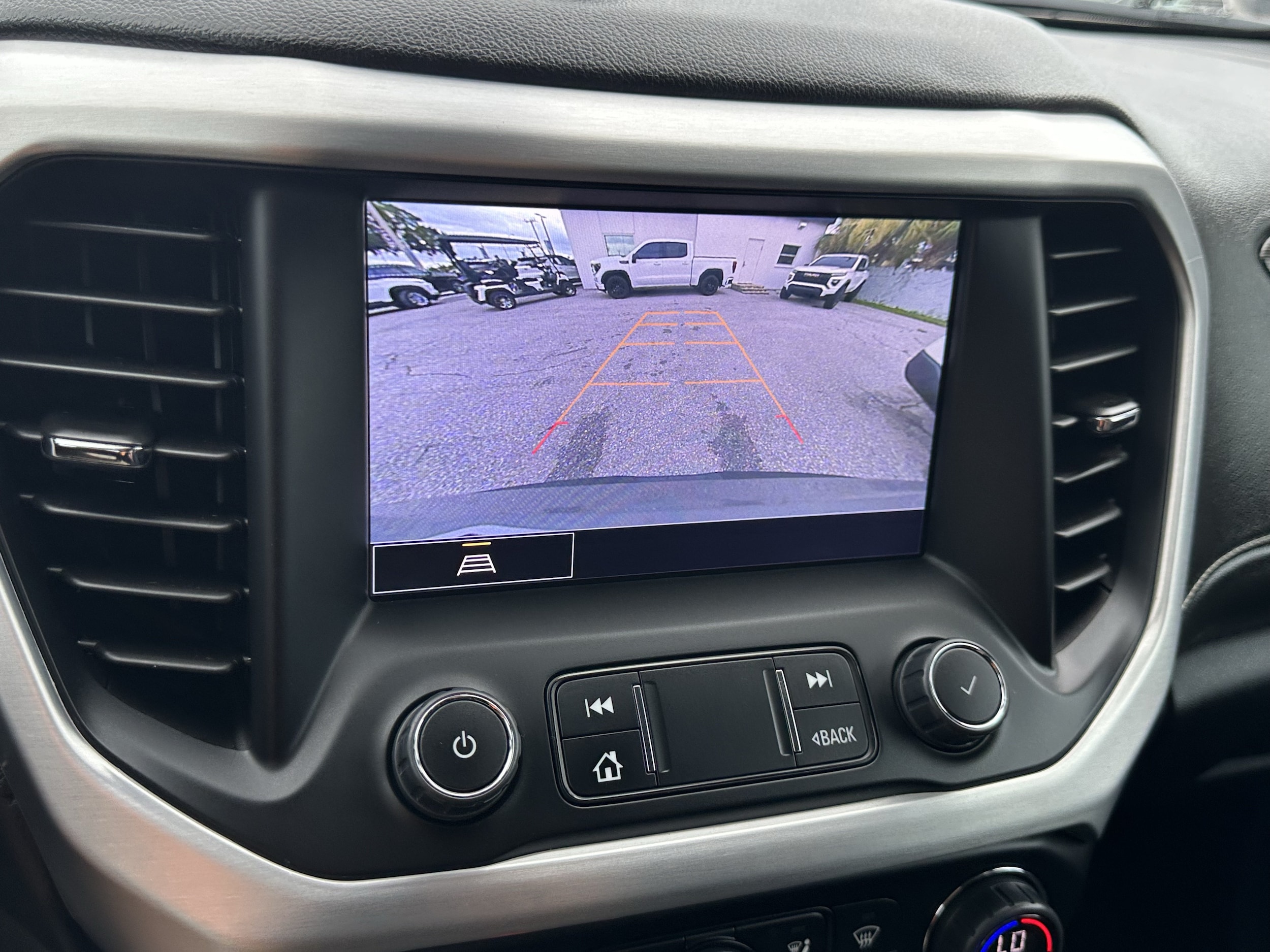 2023 GMC Acadia SLT - Photo 30