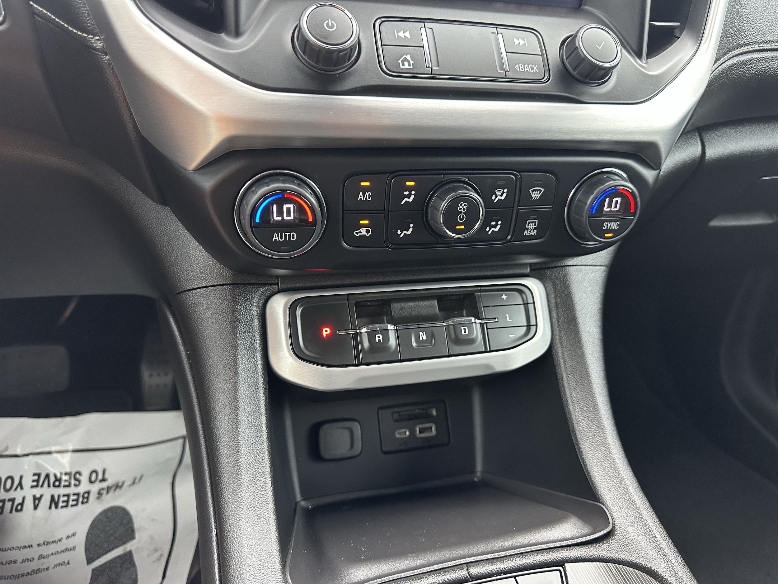 2023 GMC Acadia SLT - Photo 25