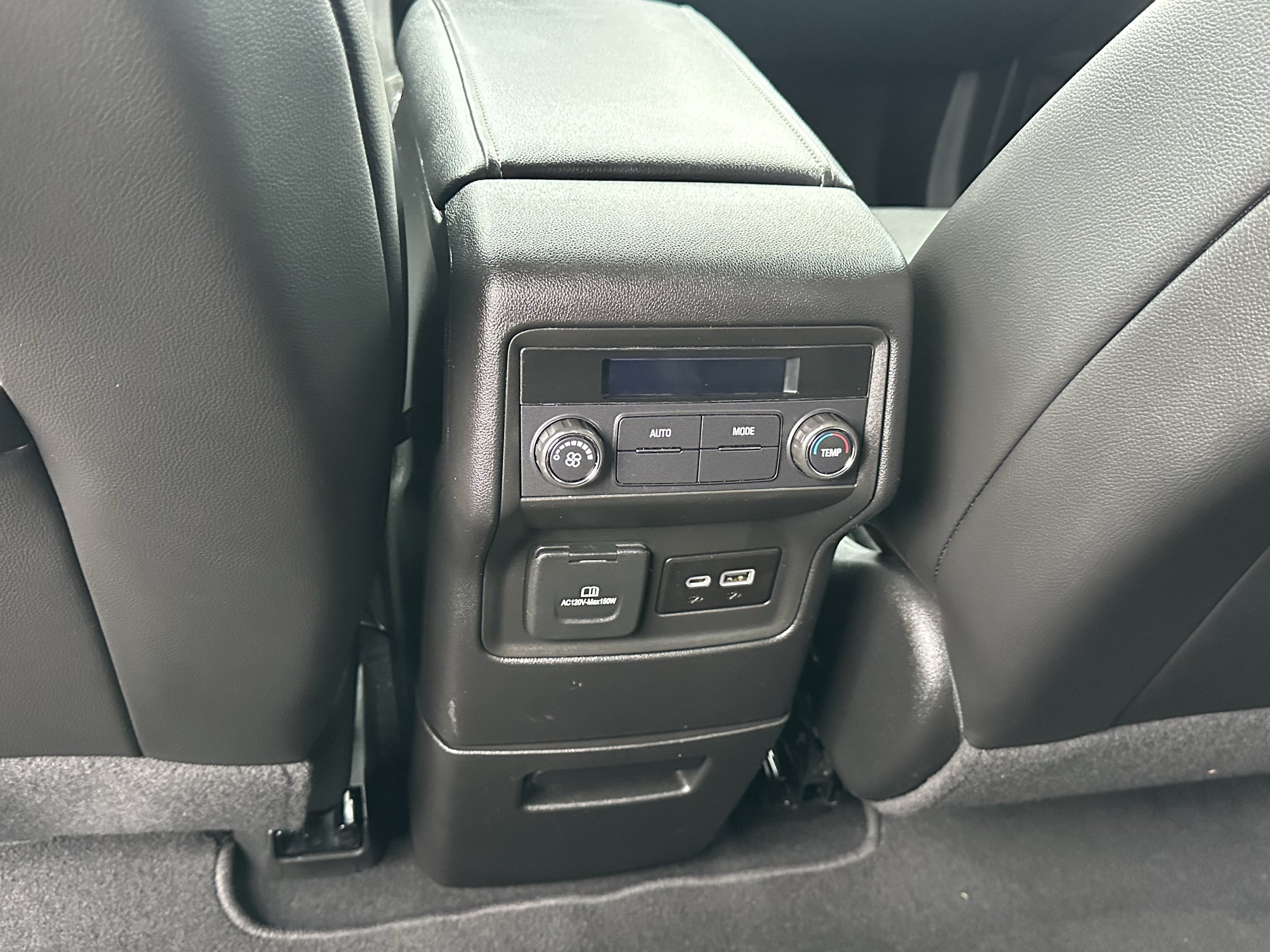 2023 GMC Acadia SLT - Photo 16