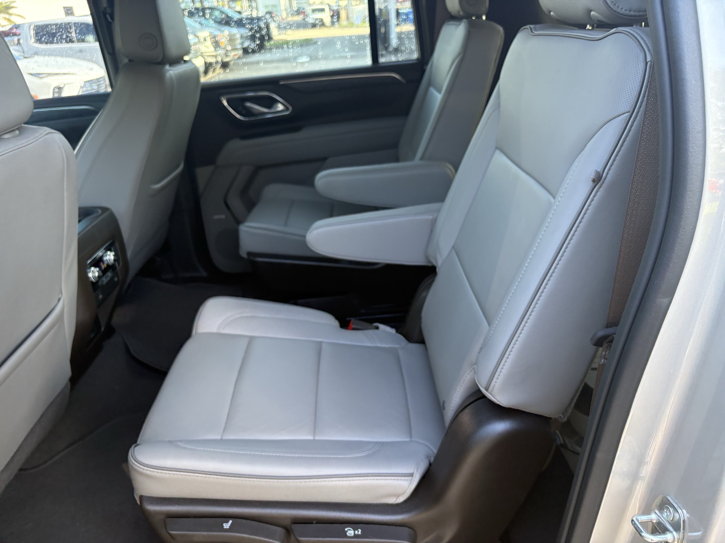 2023 GMC Yukon XL SLT - Photo 9