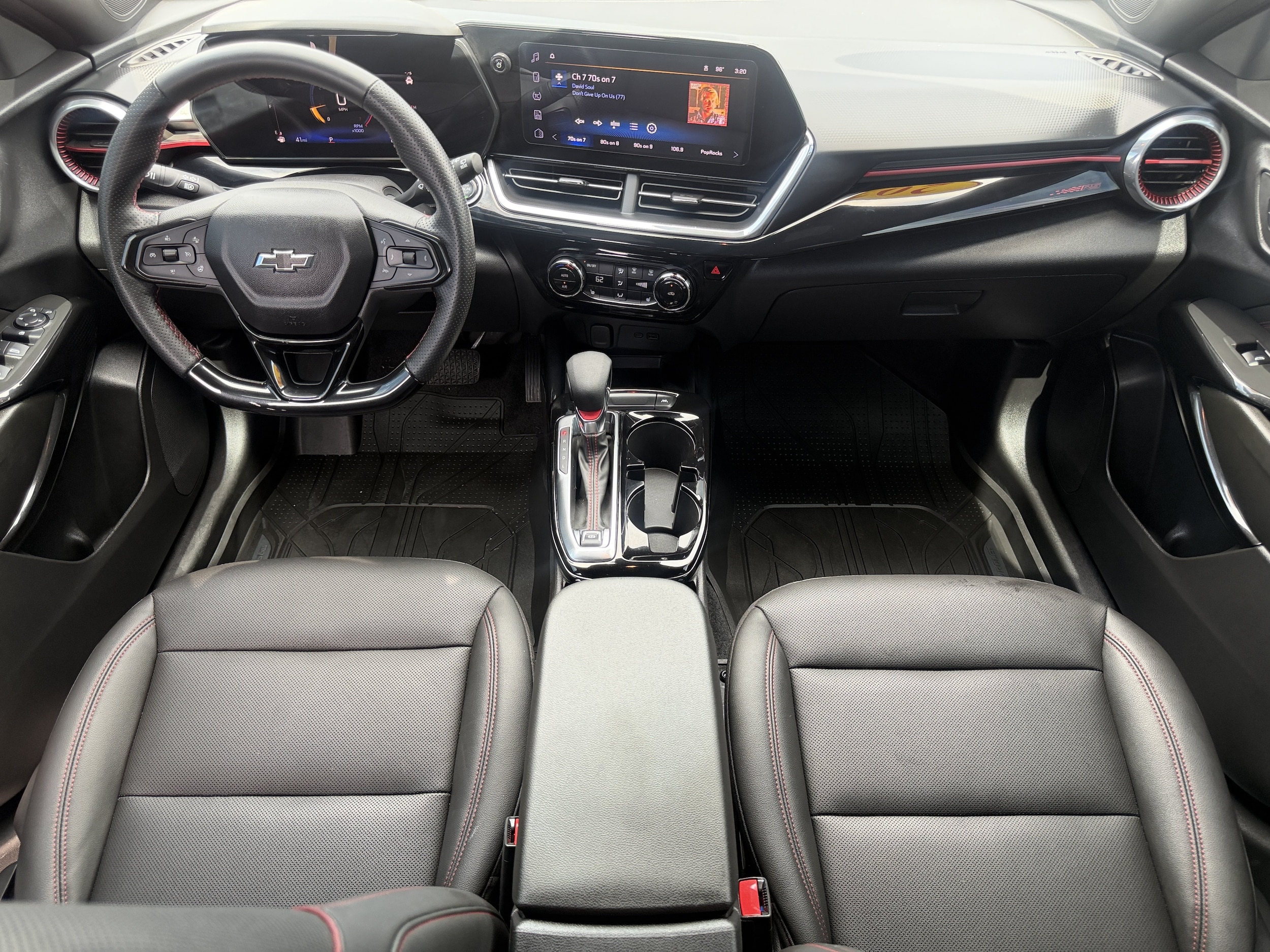 2024 Chevrolet Trax RS - Photo 13