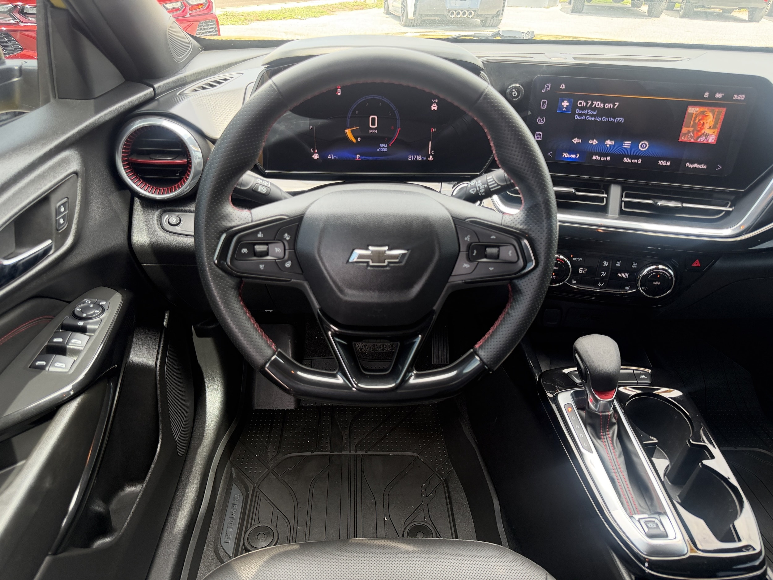 2024 Chevrolet Trax RS - Photo 14