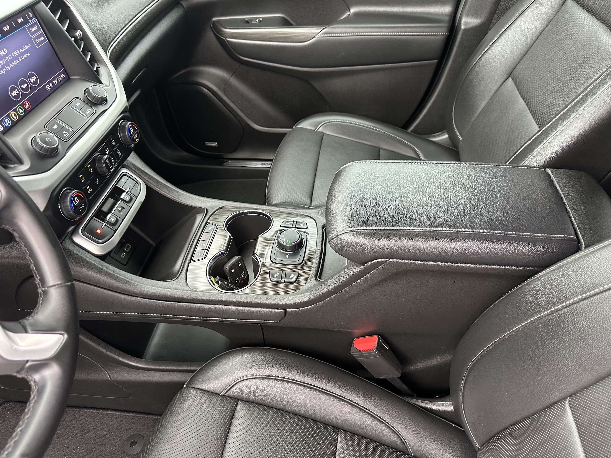 2023 GMC Acadia SLT - Photo 22