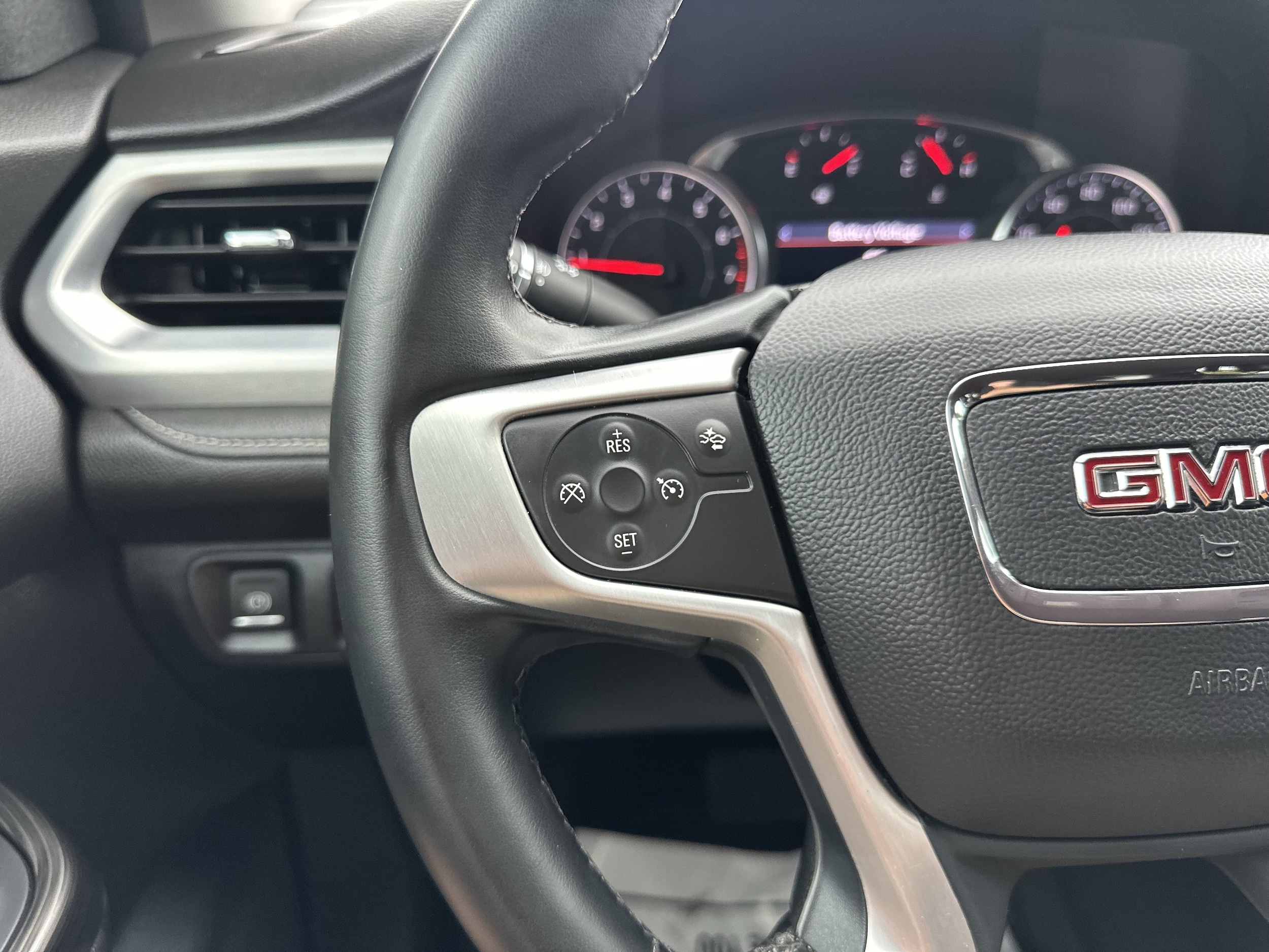 2023 GMC Acadia SLT - Photo 32