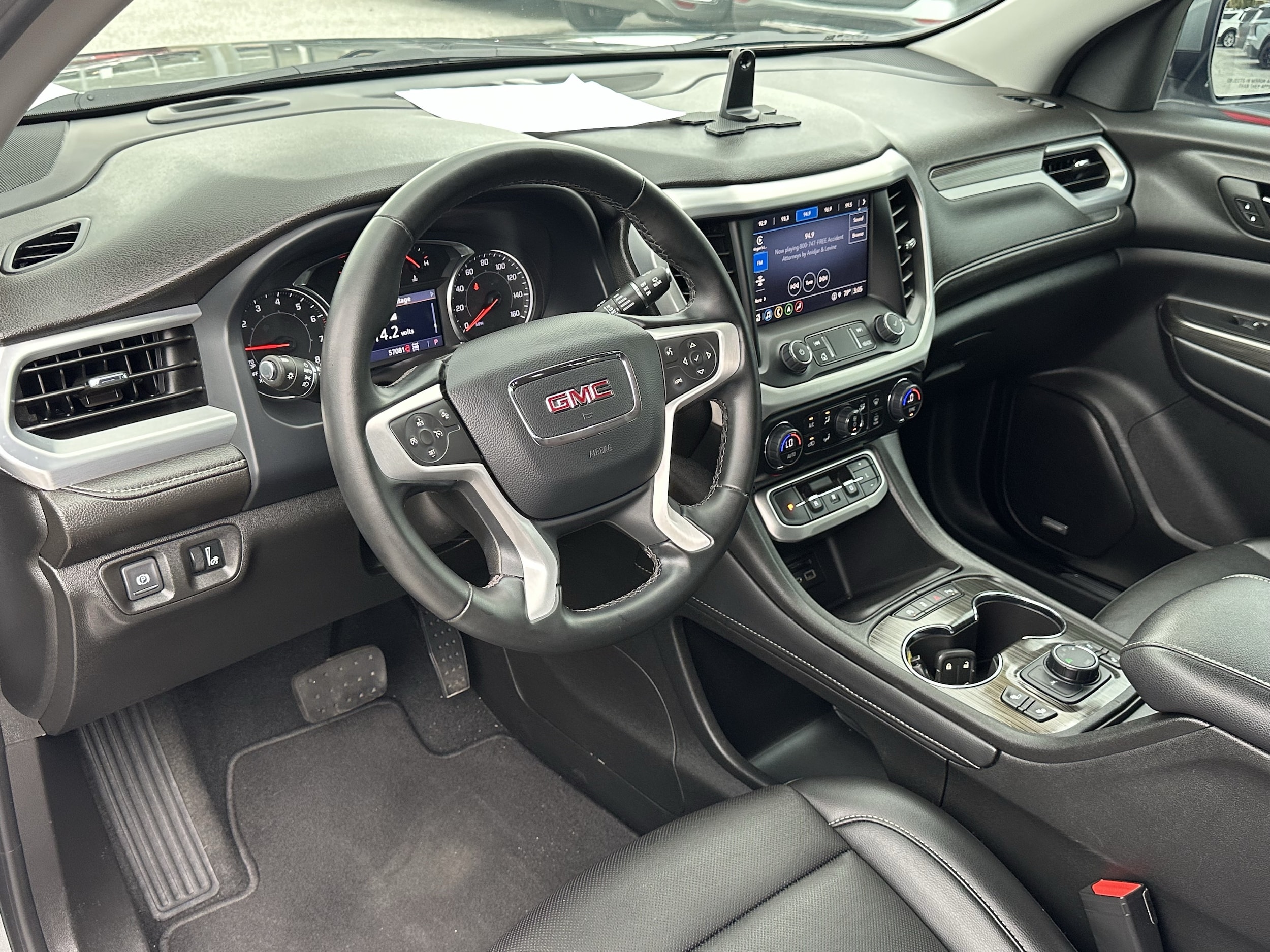 2023 GMC Acadia SLT - Photo 19