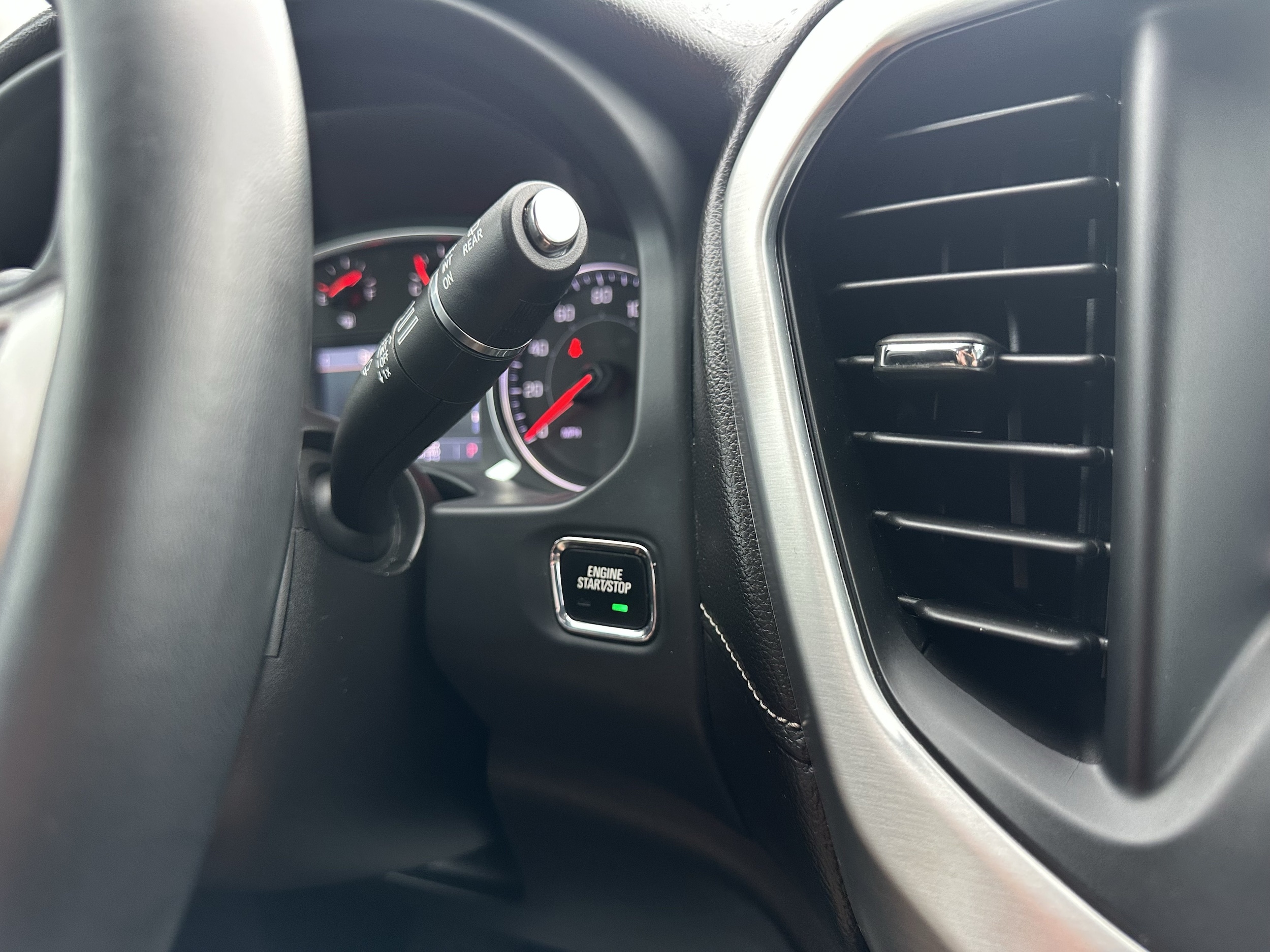2023 GMC Acadia SLT - Photo 28