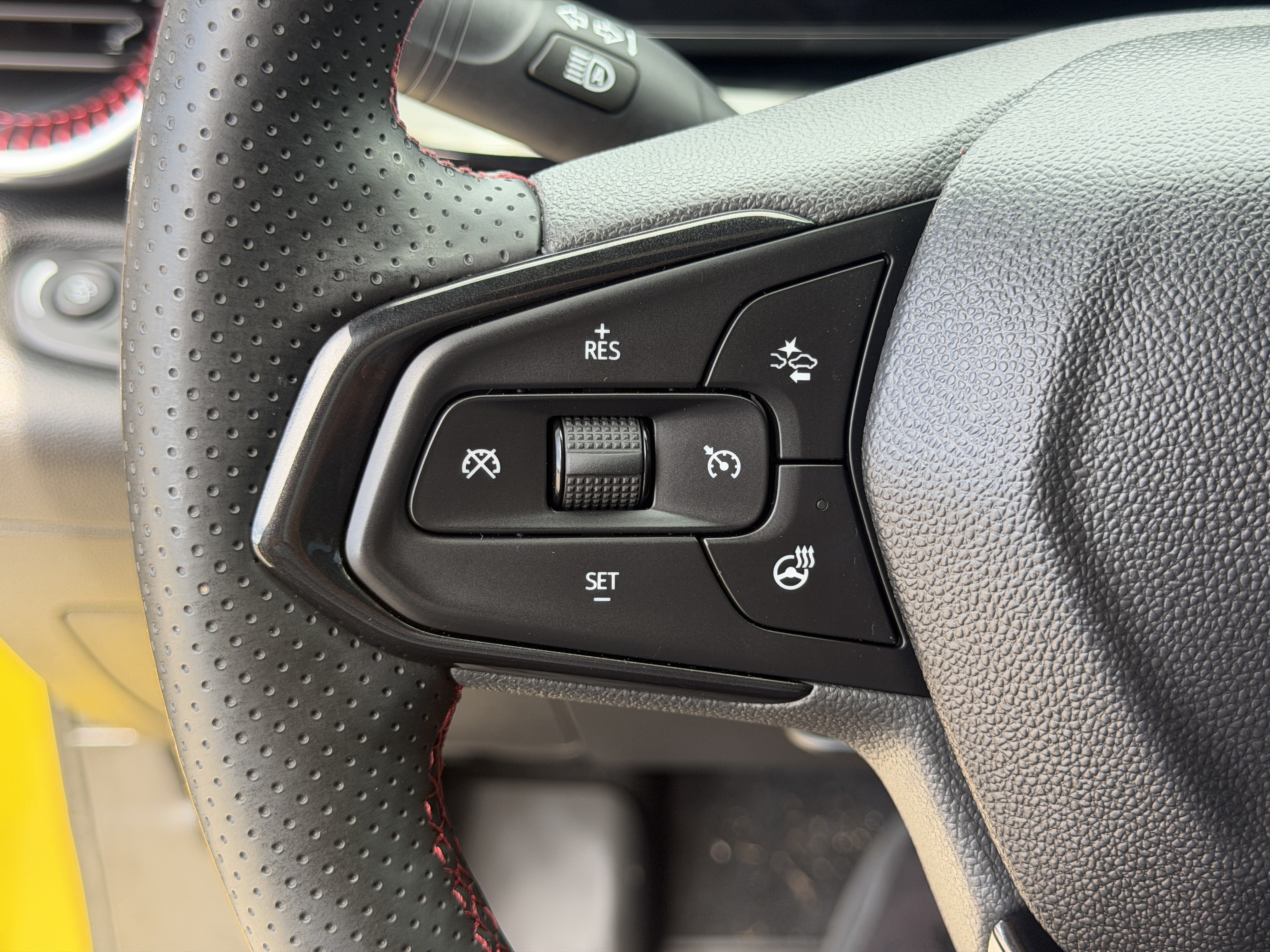 2024 Chevrolet Trax RS - Photo 28
