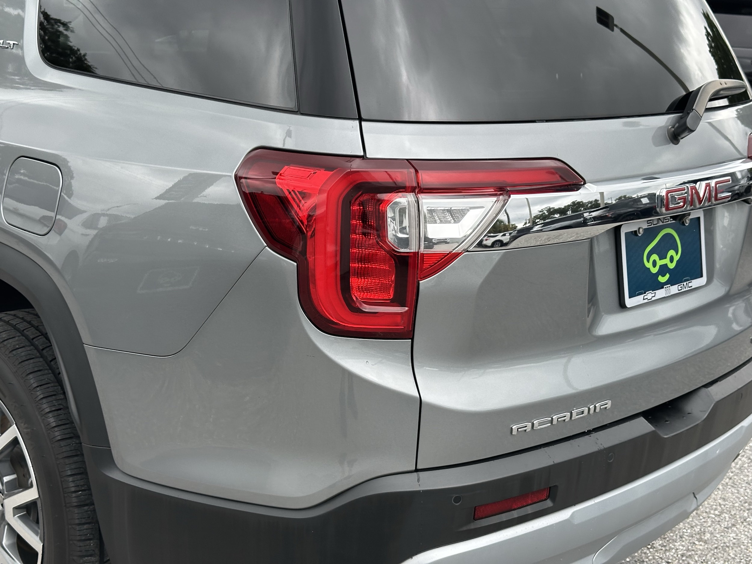 2023 GMC Acadia SLT - Photo 9