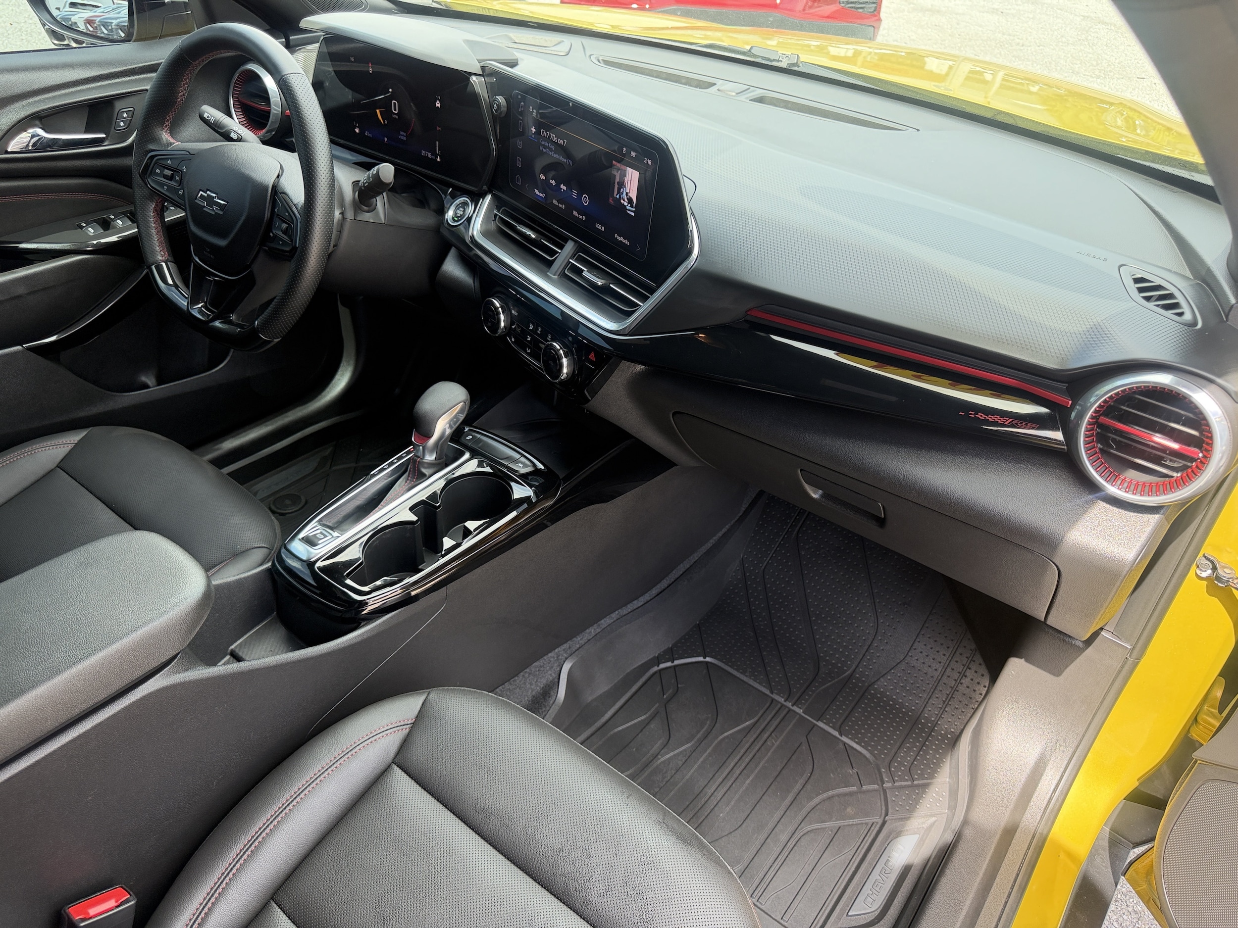 2024 Chevrolet Trax RS - Photo 12
