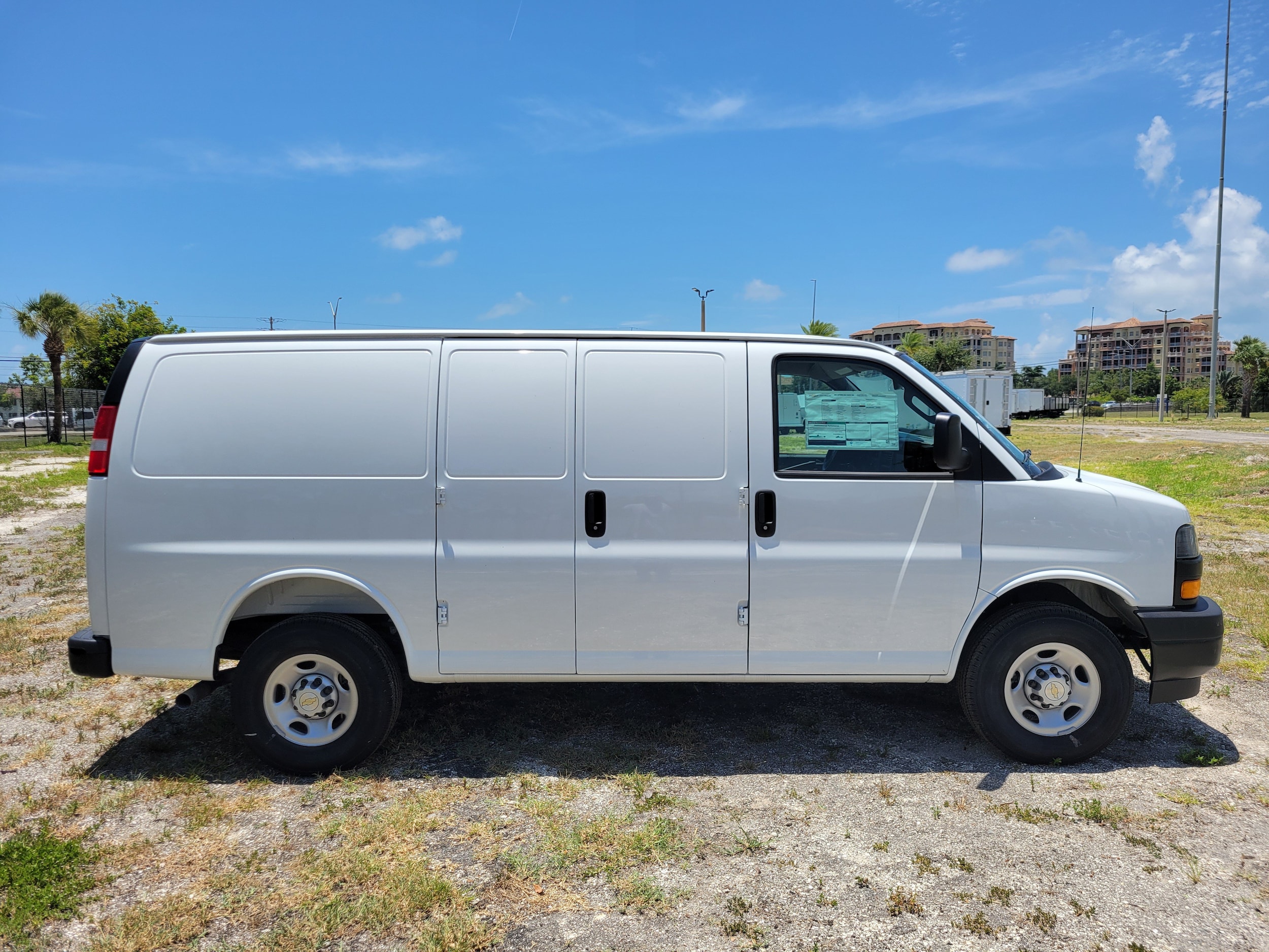 2025 Chevrolet Express Cargo Work Van - Photo 3