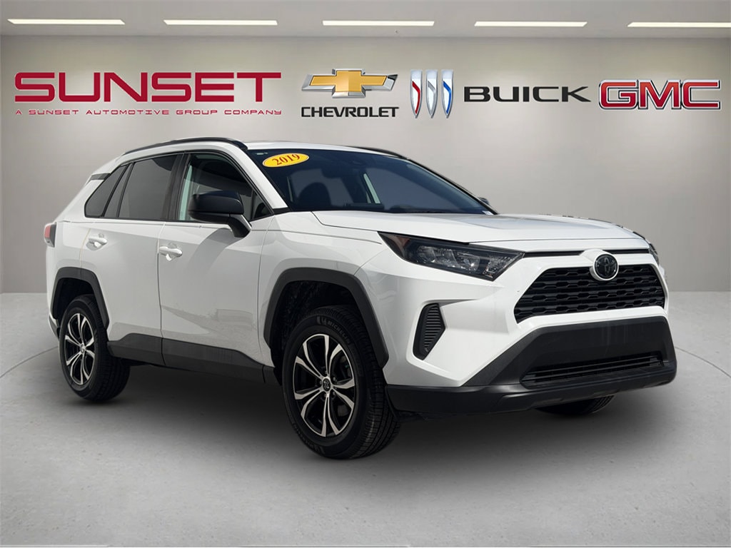 Used 2019 Toyota RAV4 LE SUV