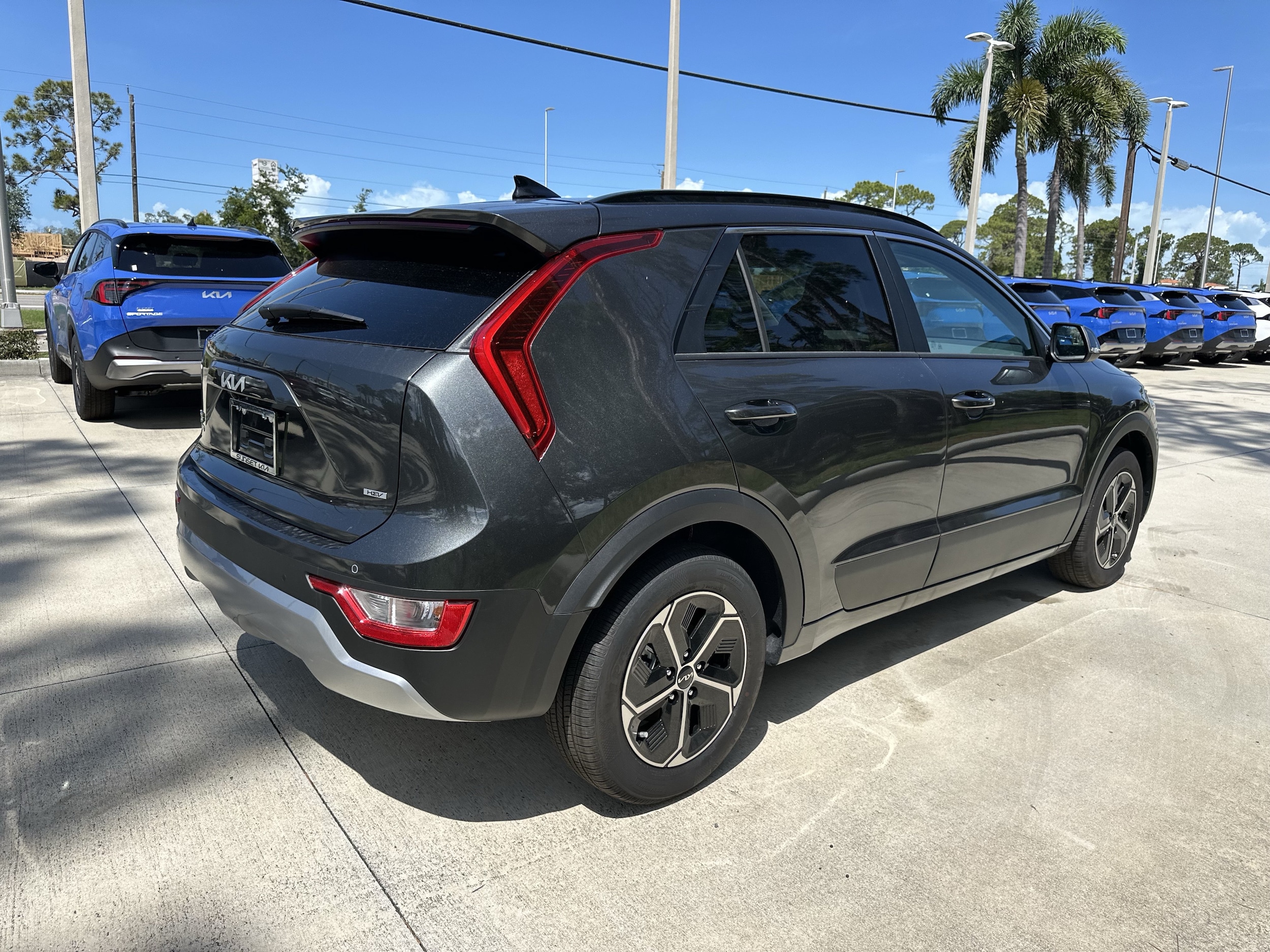 2026 Kia Niro EX - Photo 4