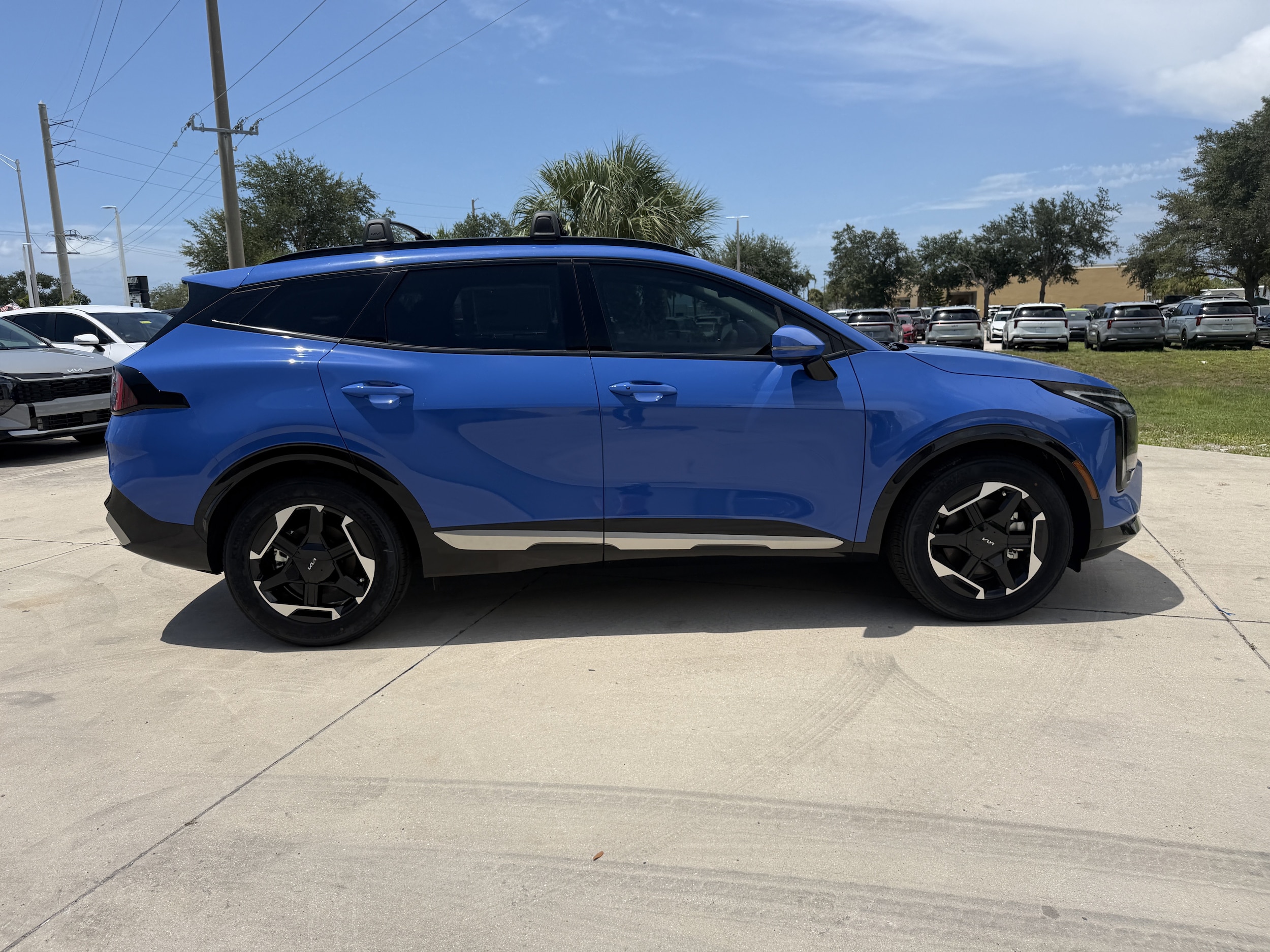 2026 Kia Sportage SX - Photo 2