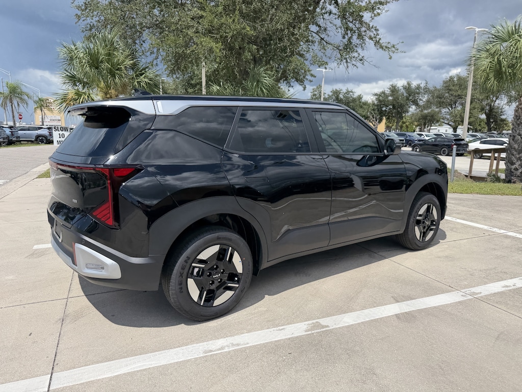 New 2027 Kia Seltos LX SUV