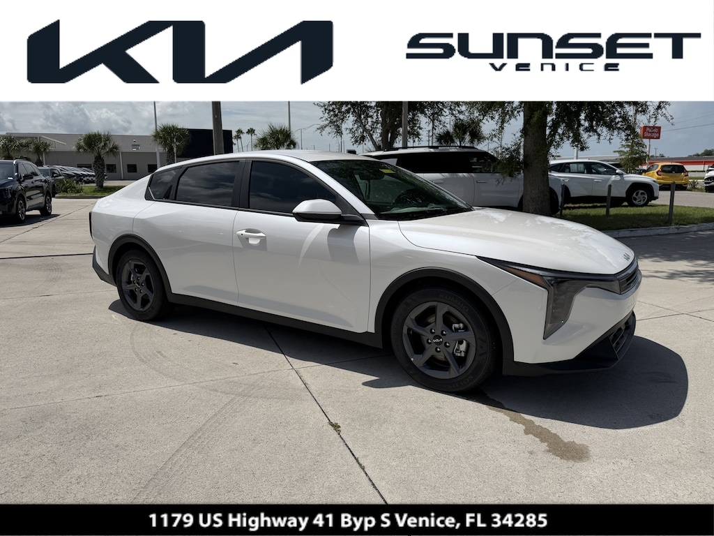 New 2026 Kia K4 LXS Sedan