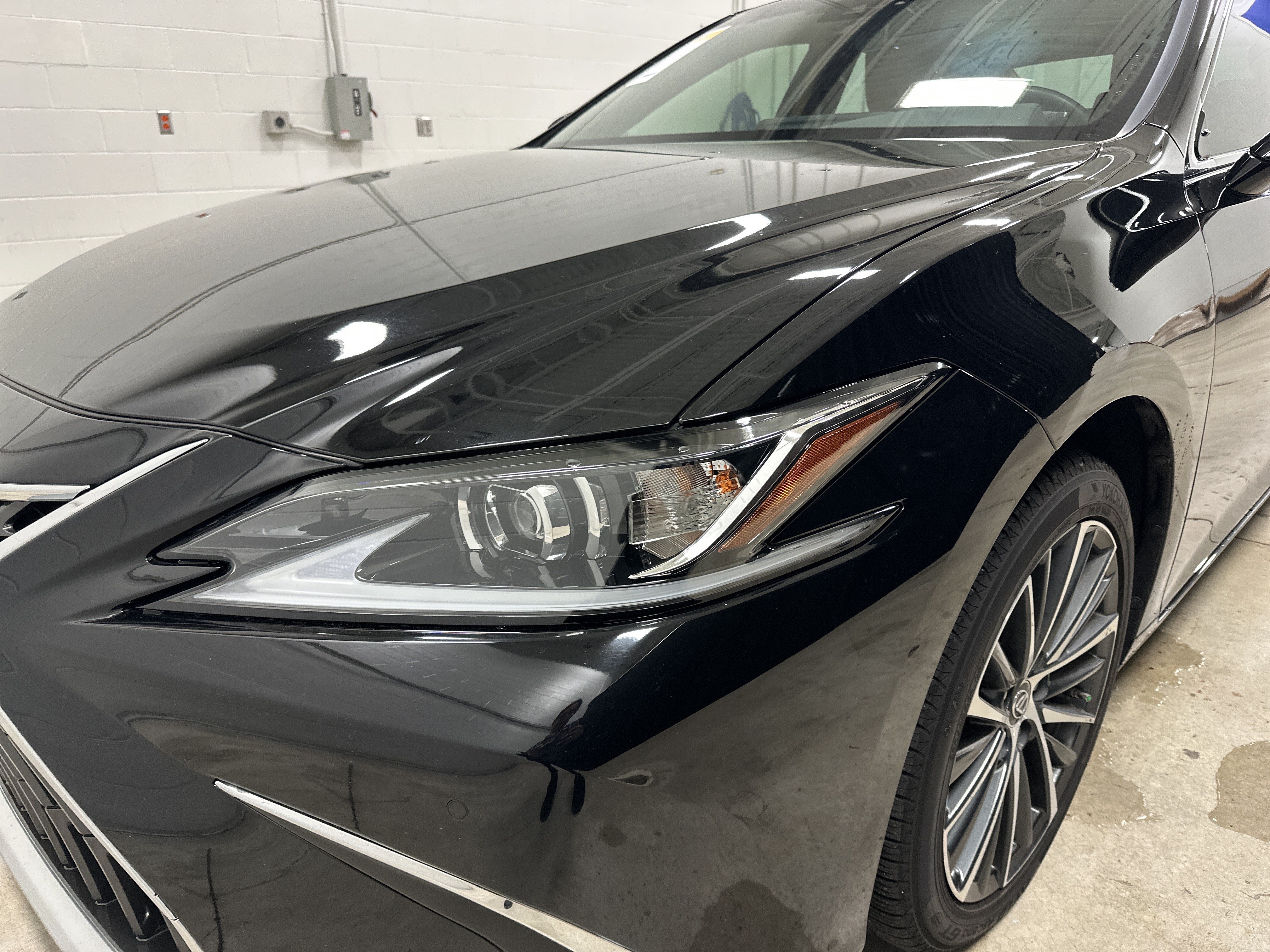 Used 2025 Lexus ES 350 Sedan