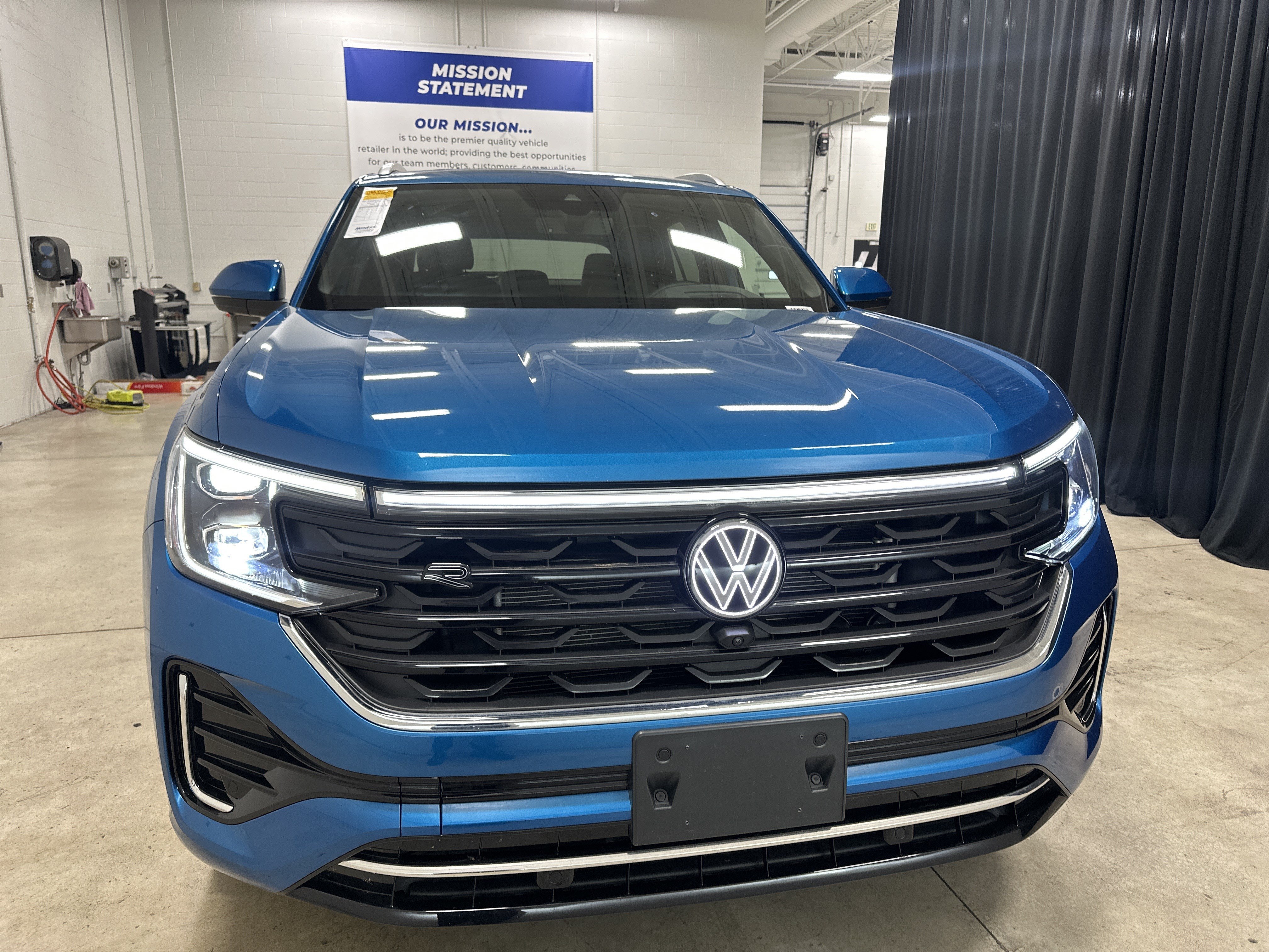 Used 2024 Volkswagen Atlas Cross Sport 2.0T SEL Premium R-Line SUV