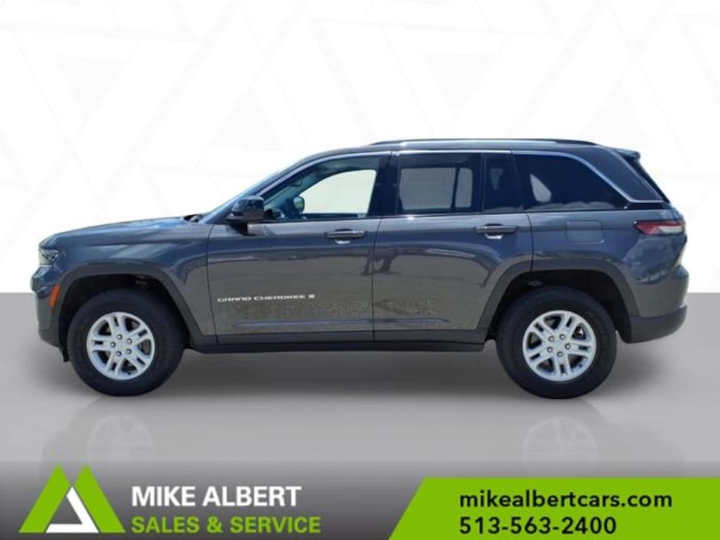 Used 2023 Jeep Grand Cherokee Laredo SUV