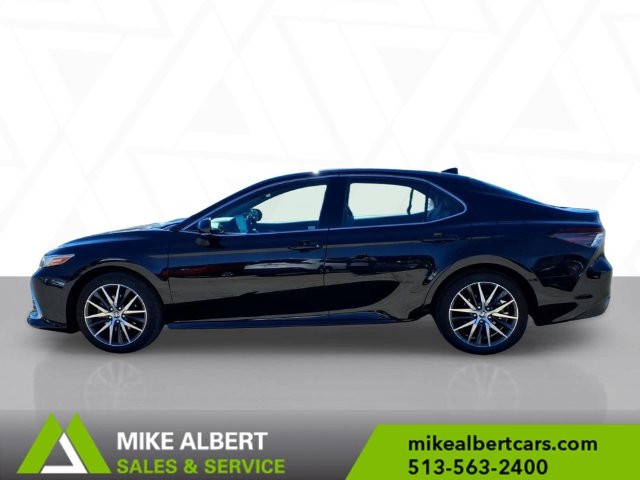 Used 2022 Toyota Camry Hybrid XLE Sedan